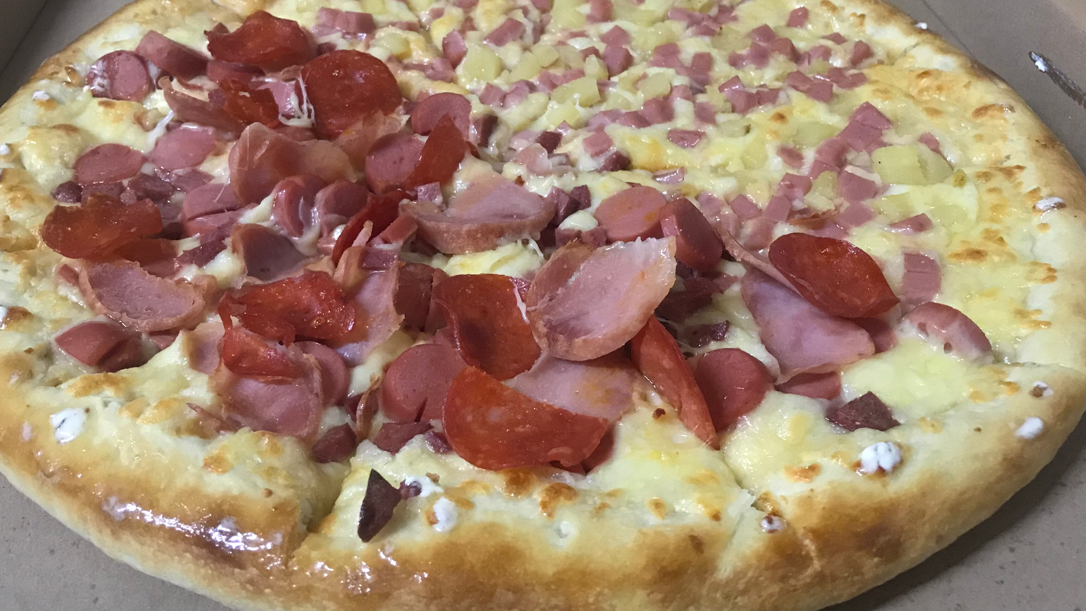 Lion's pizza image 2