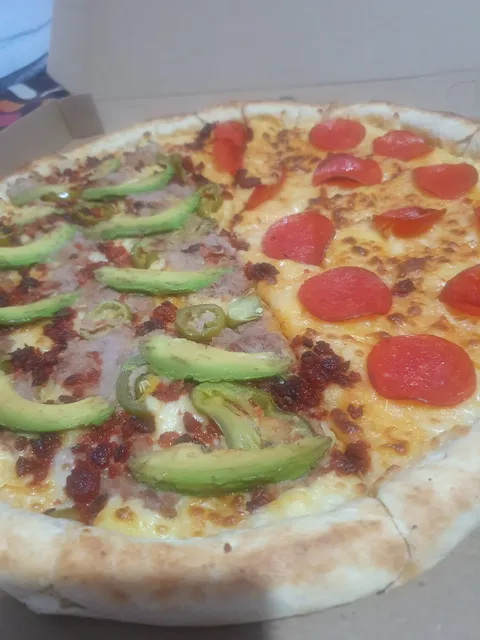 Lion's pizza image 3