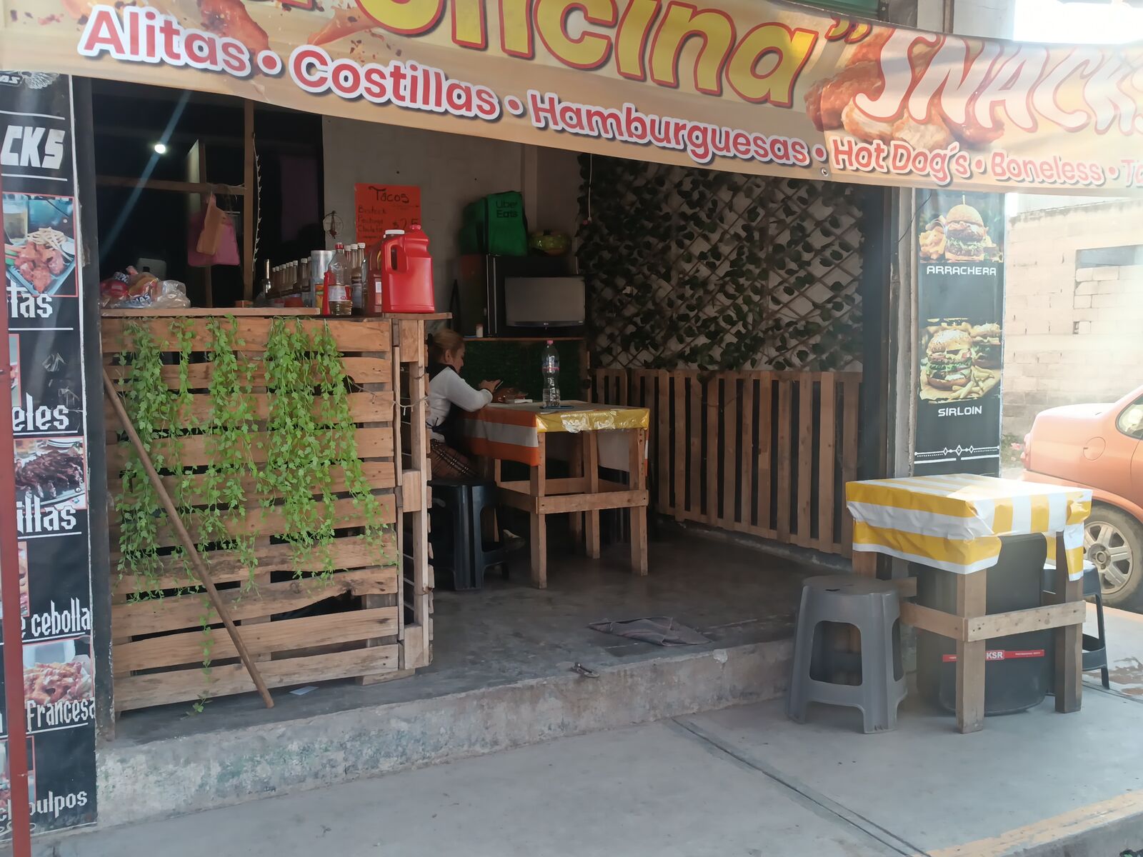 LA OFICINA SNACKS image 2