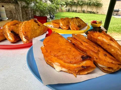 Birria "Los Charlies" Zaragoza image 2