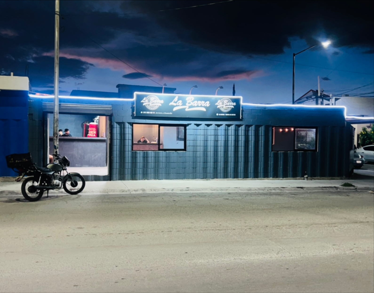 La Barra tacos de Bistec image 1