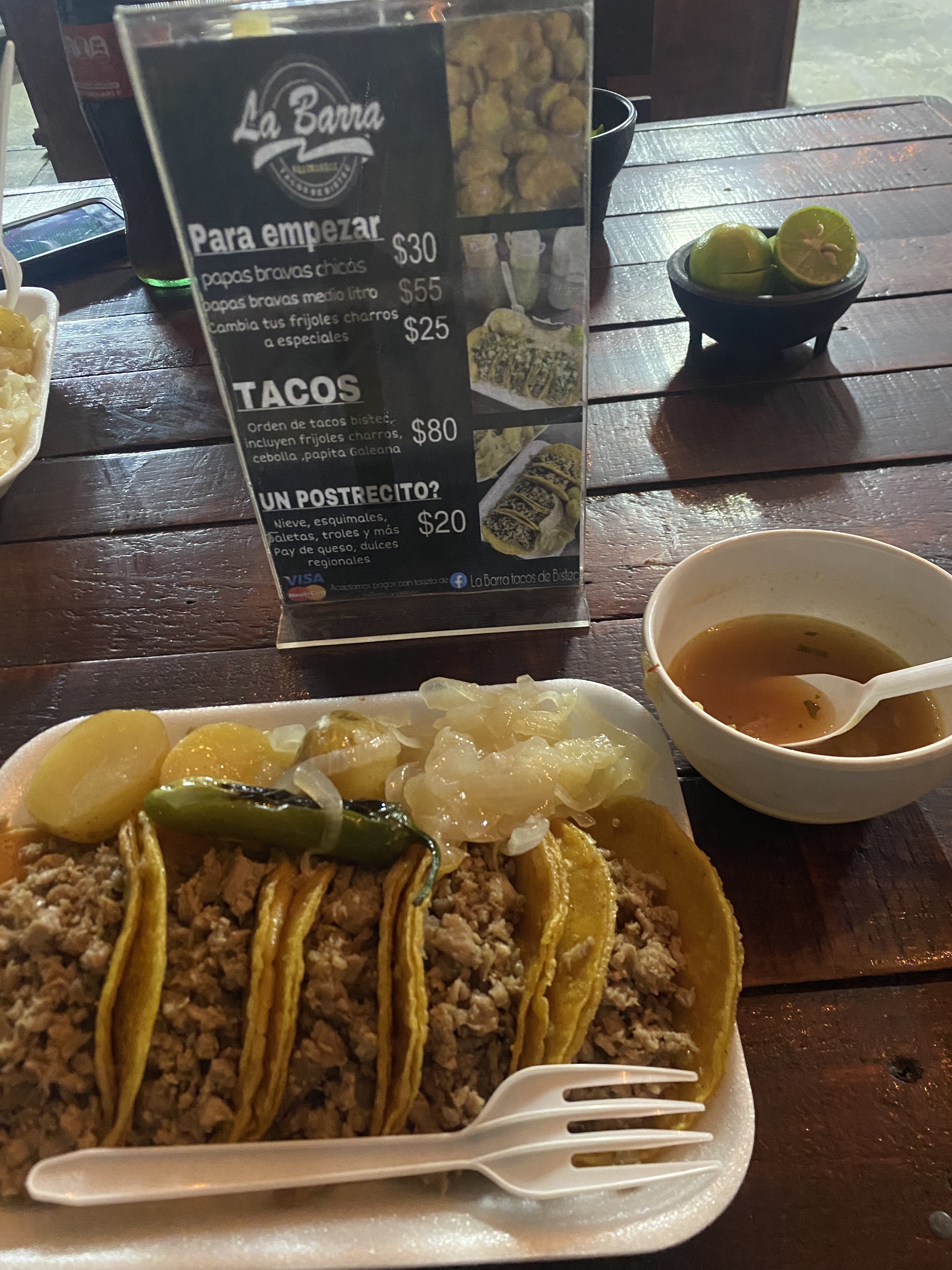 La Barra tacos de Bistec image 9