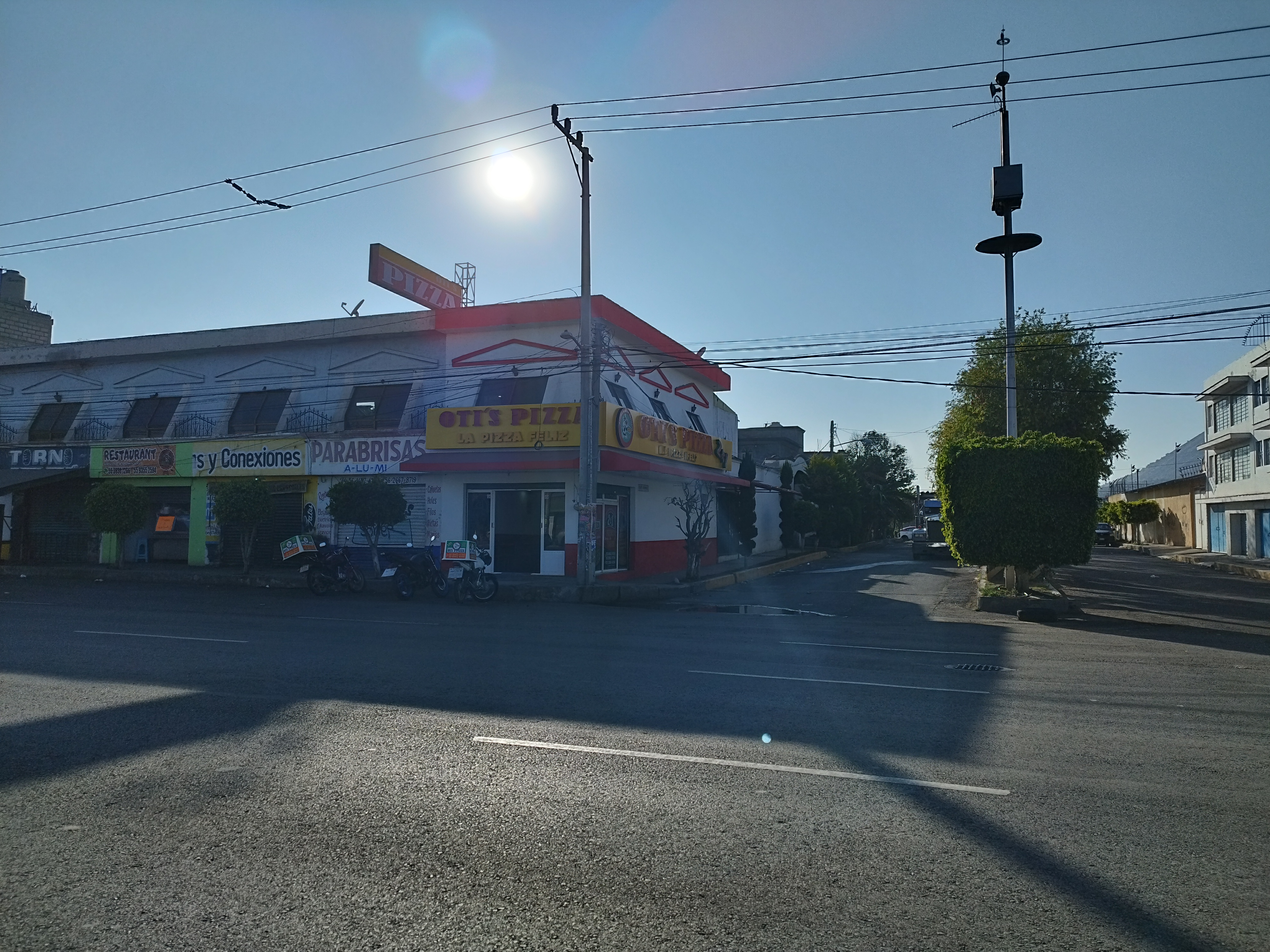 OTI'S PIZZAS image 3