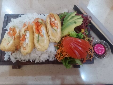 Lucky Sushi image 4