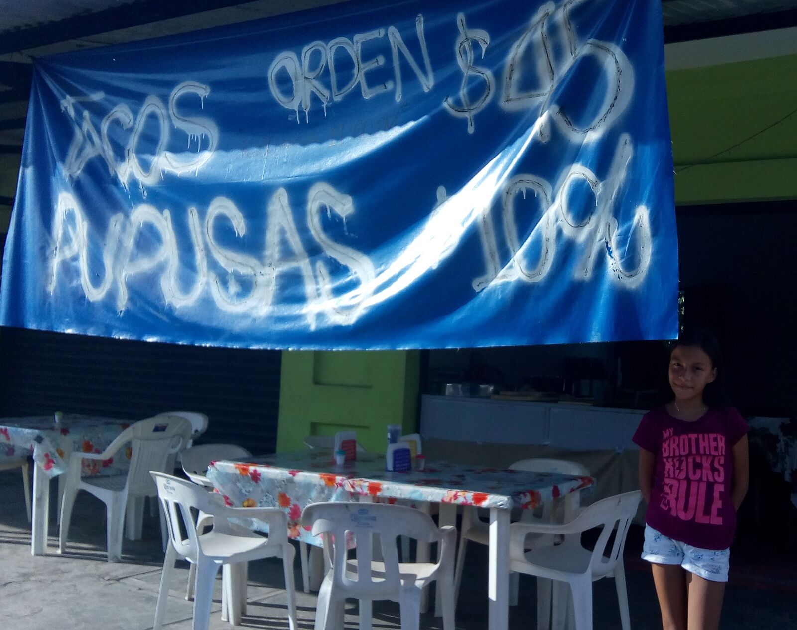 Pupuseria Y Taqueria "Los Gitanos" image 2