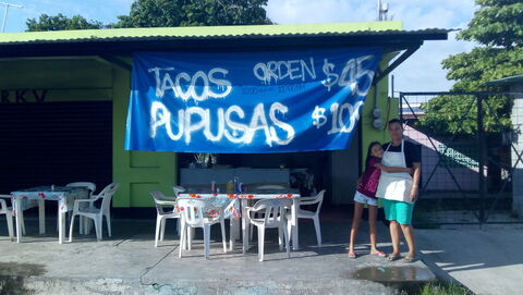 Pupuseria Y Taqueria "Los Gitanos" image 7