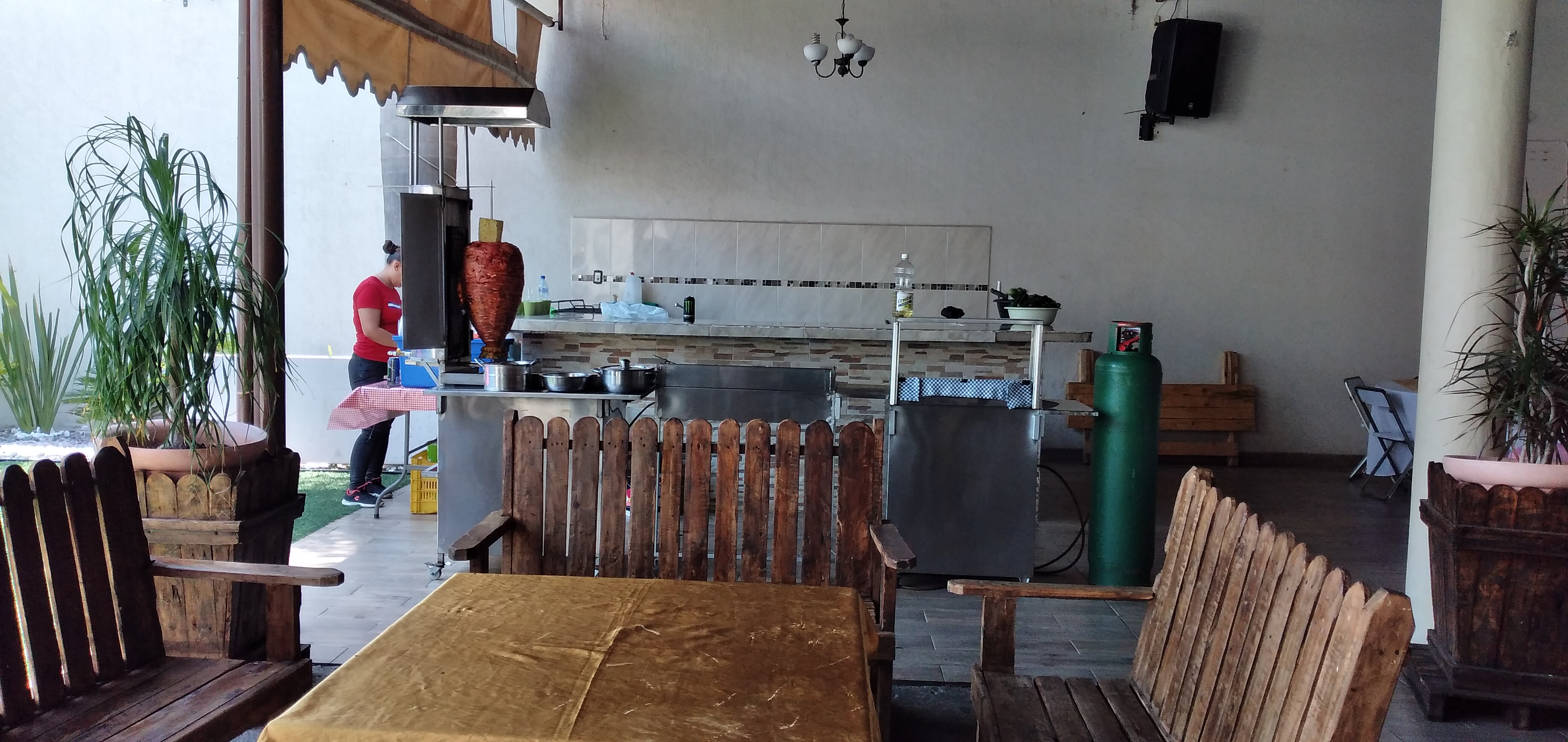 Tacos al pastor Mario y carniceria Mario. image 6