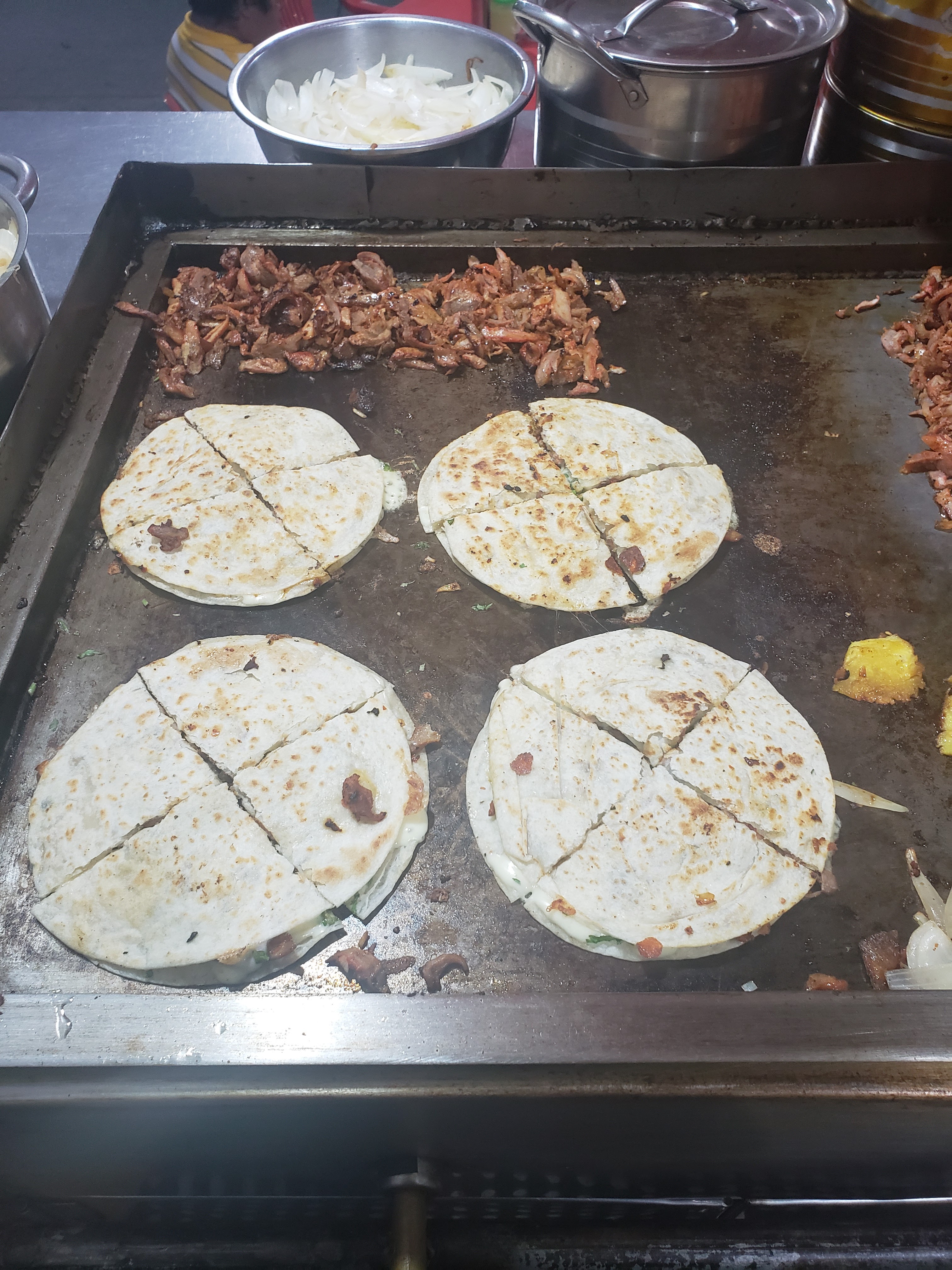 Tacos al pastor Mario y carniceria Mario. image 8