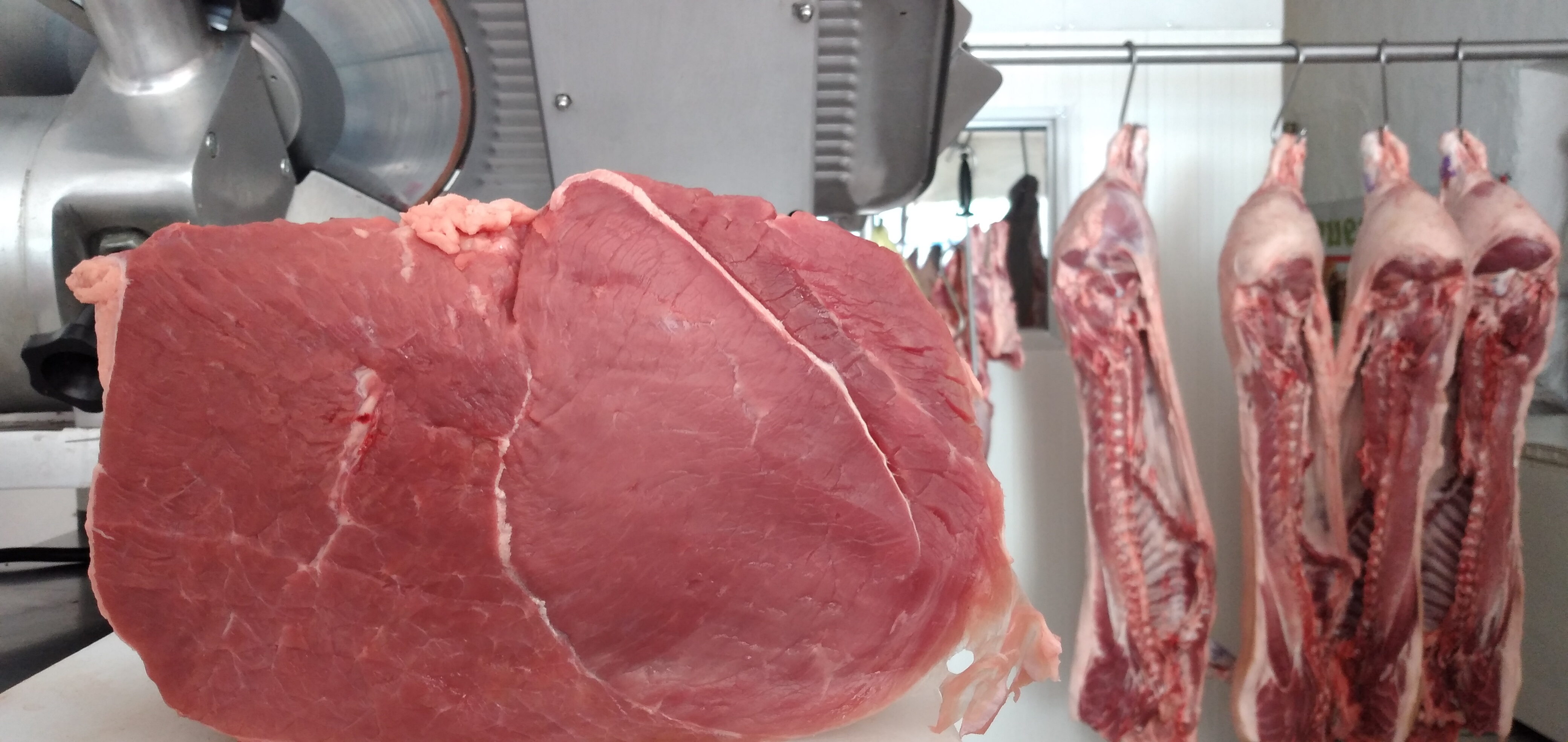 Tacos al pastor Mario y carniceria Mario. image 9