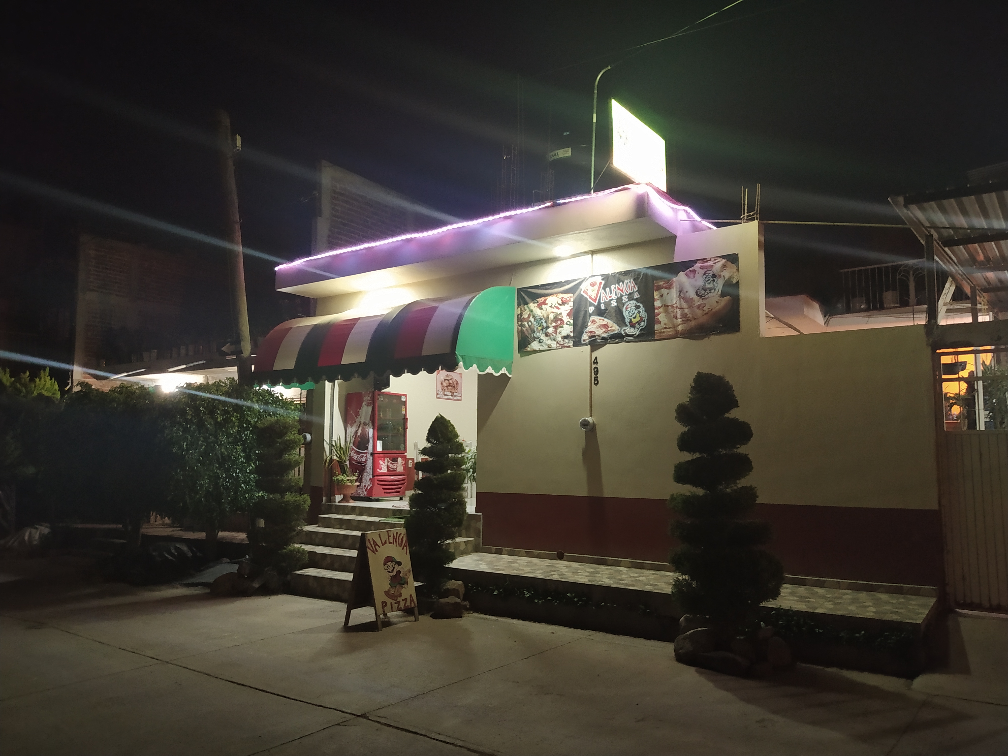 Valencia Pizza image 3