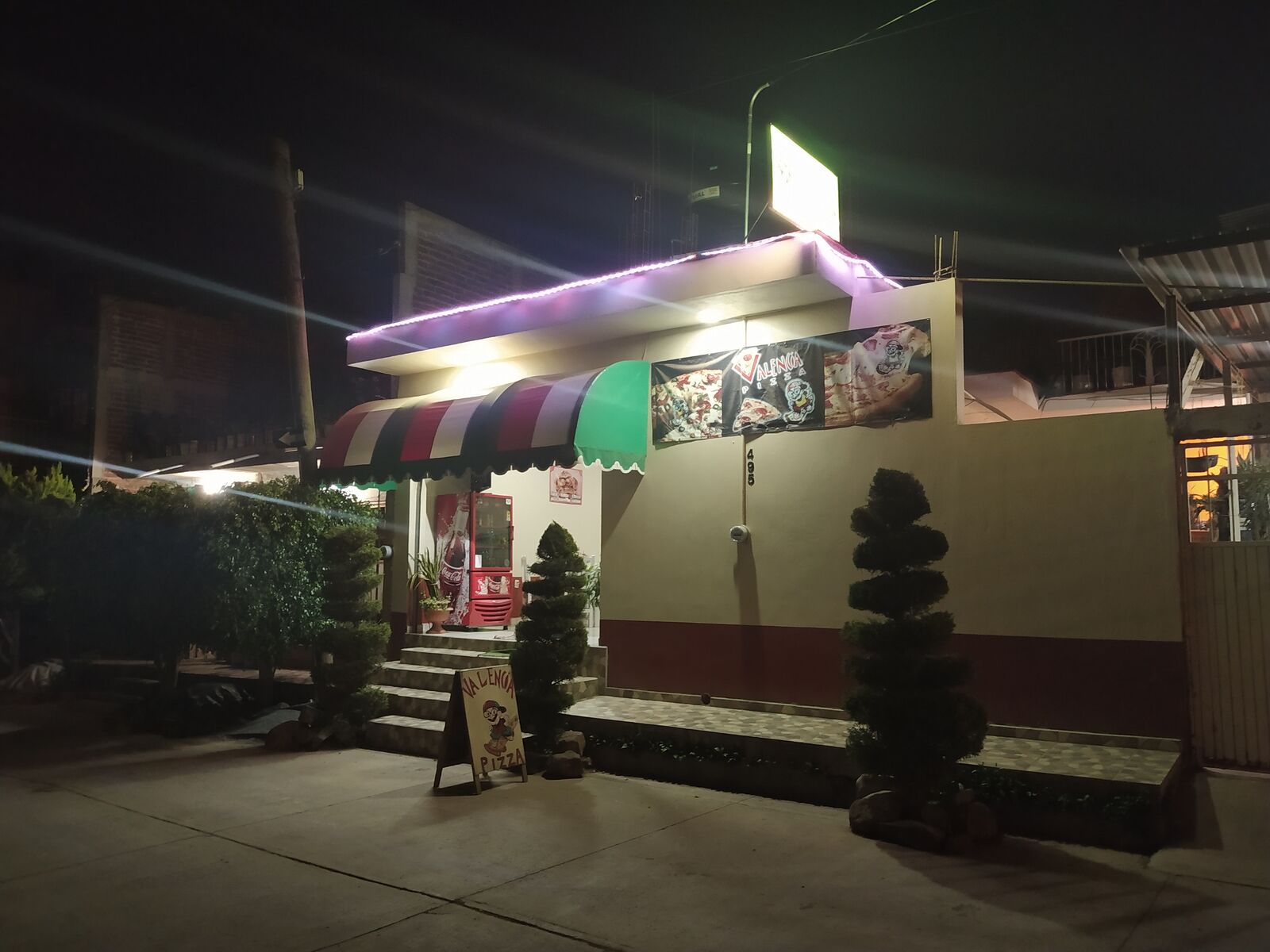 Valencia Pizza image 3