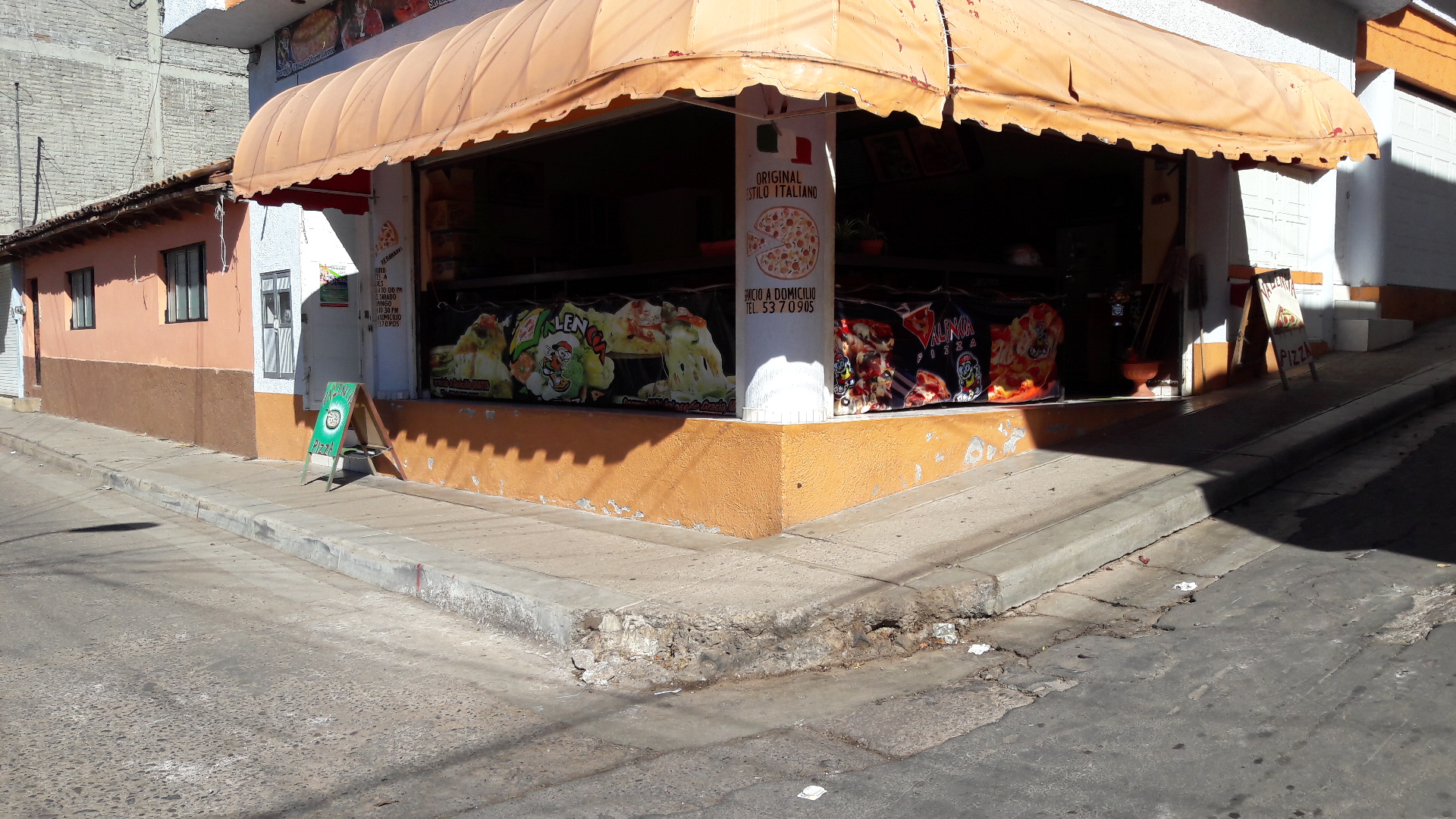 Valencia Pizza image 4