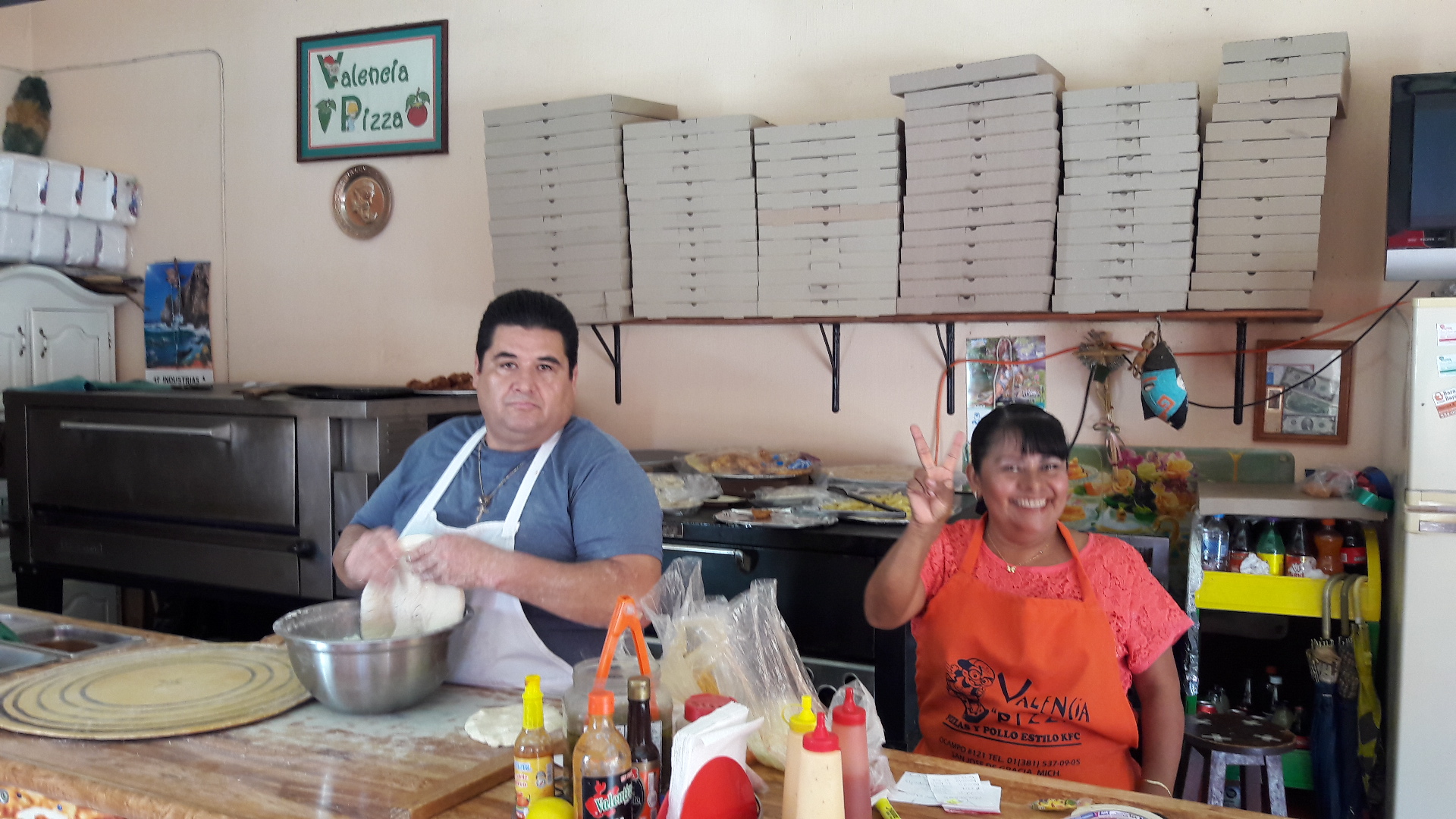 Valencia Pizza image 6