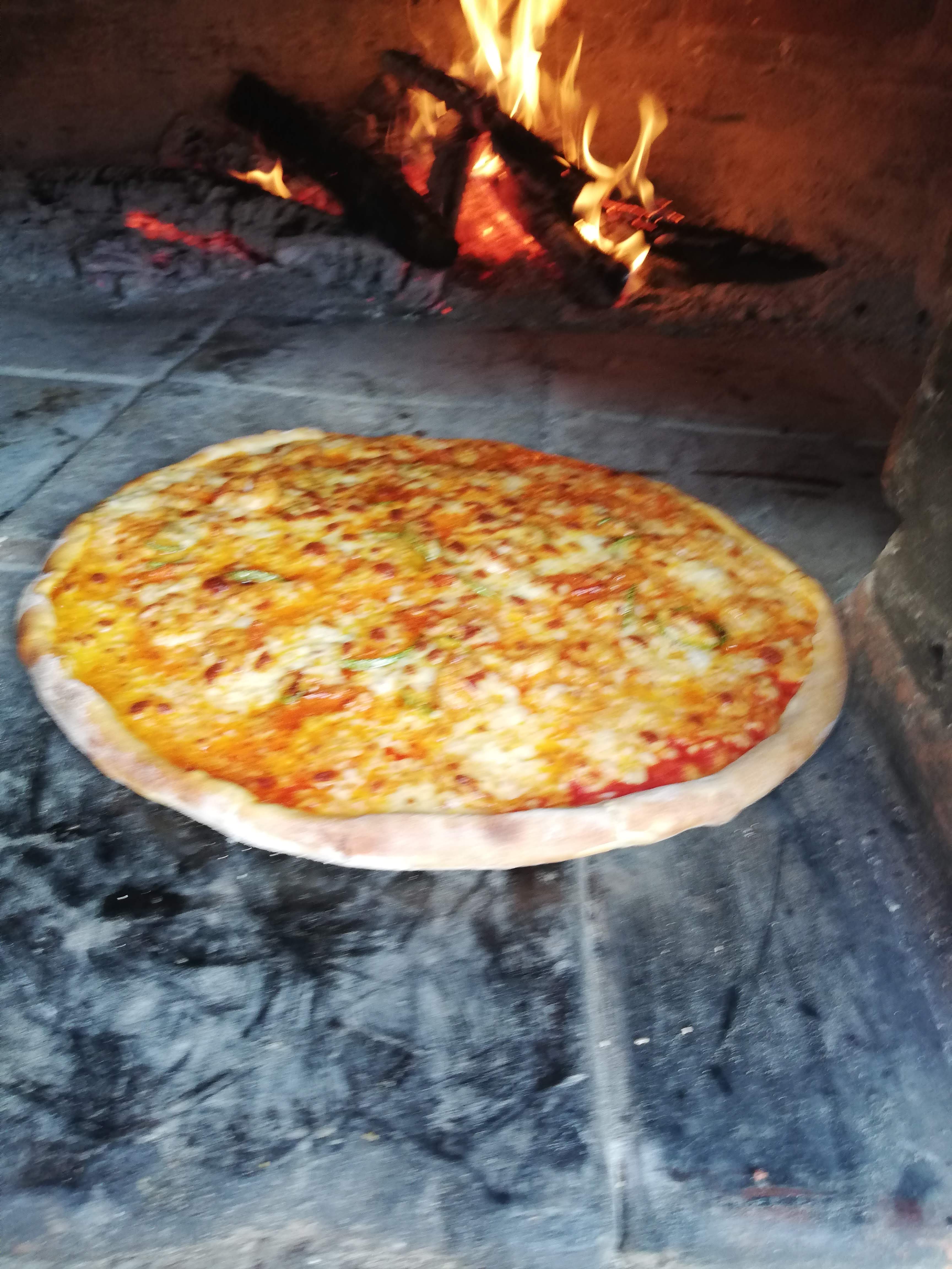 Pizzas a la leña YAQUELIN image 1