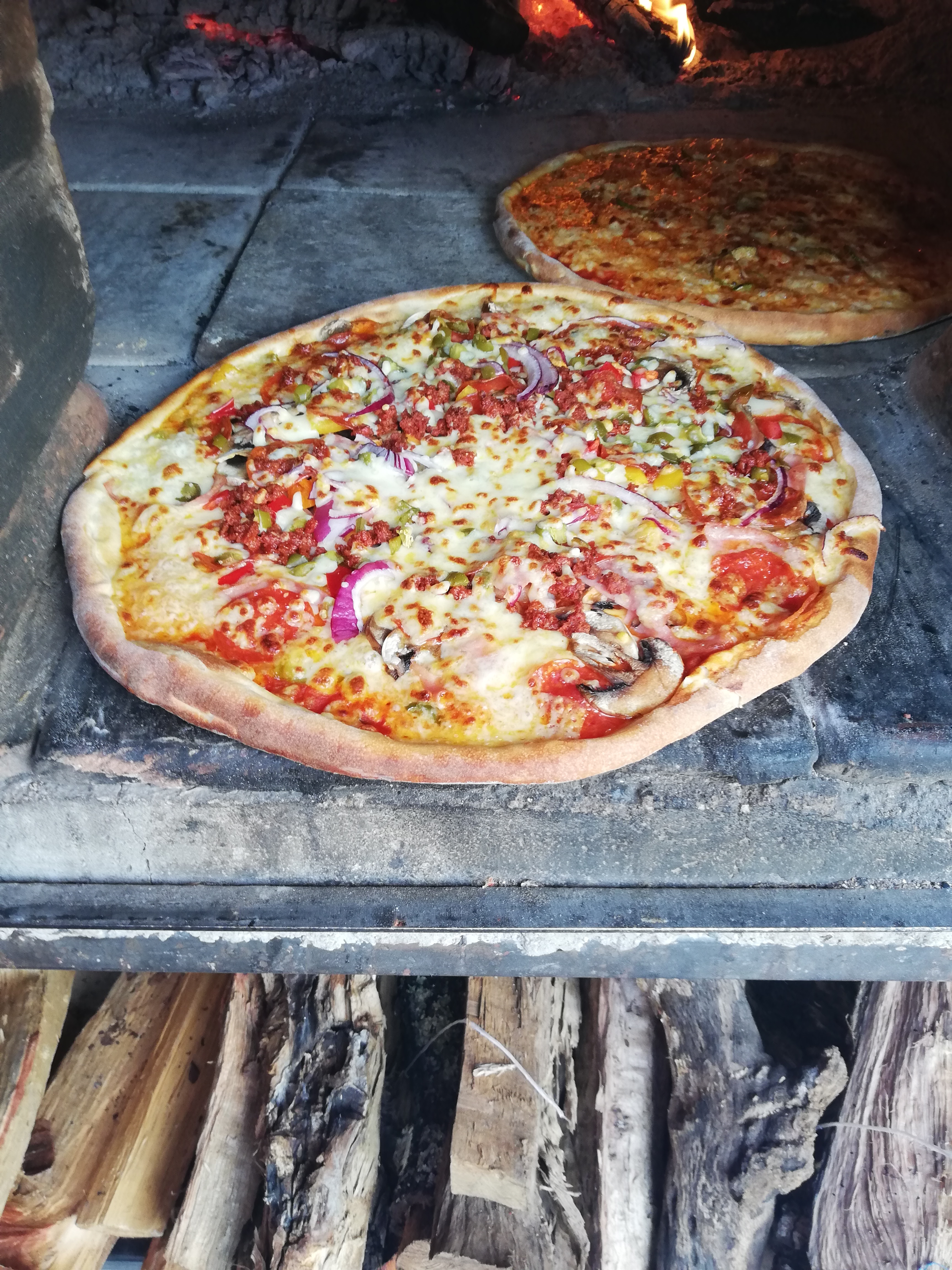 Pizzas a la leña YAQUELIN image 4