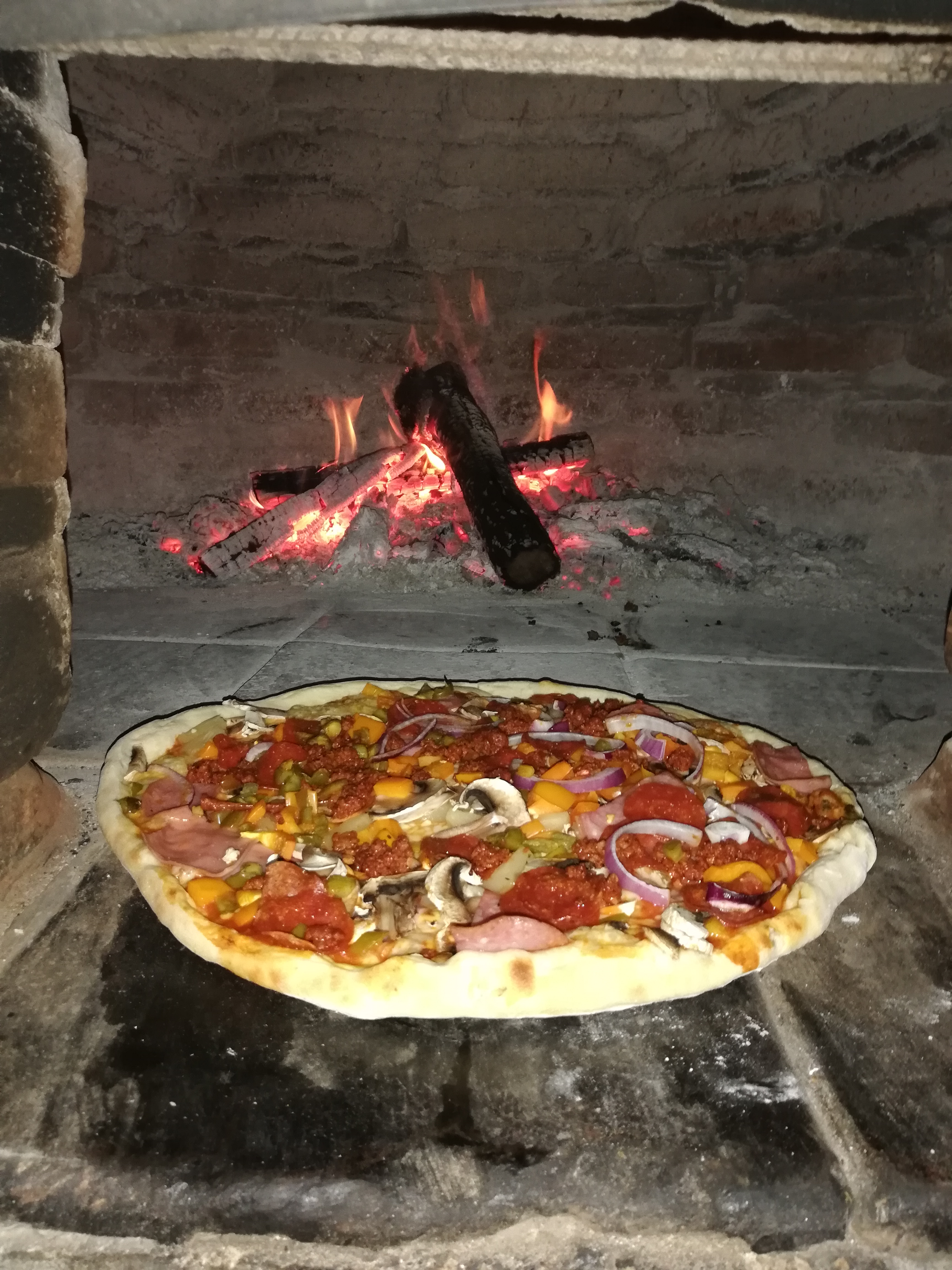 Pizzas a la leña YAQUELIN image 5