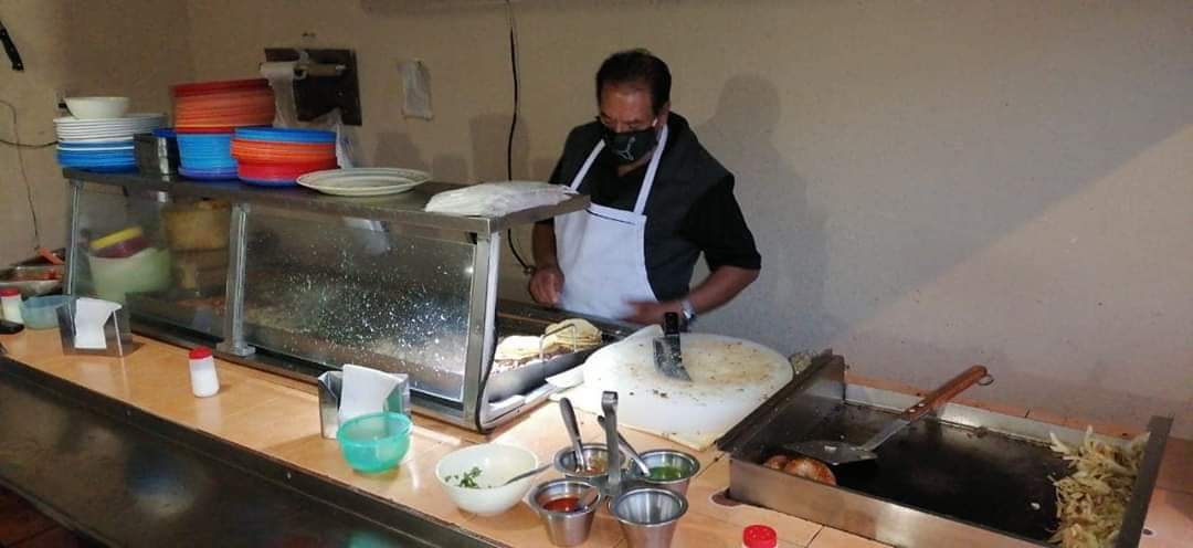 Taquería "El güiro". image 5