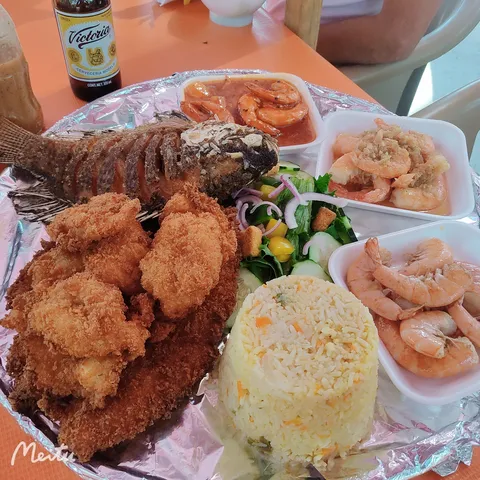 Mariscos y Micheladas Los Tocayos image 3