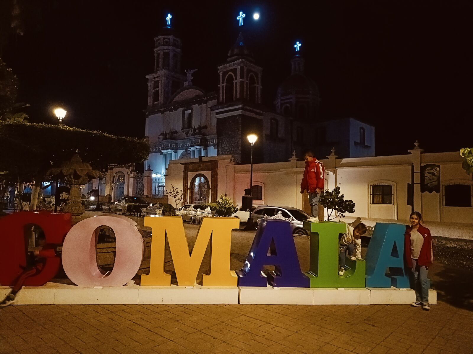AdoBe Pizza Comala image 6