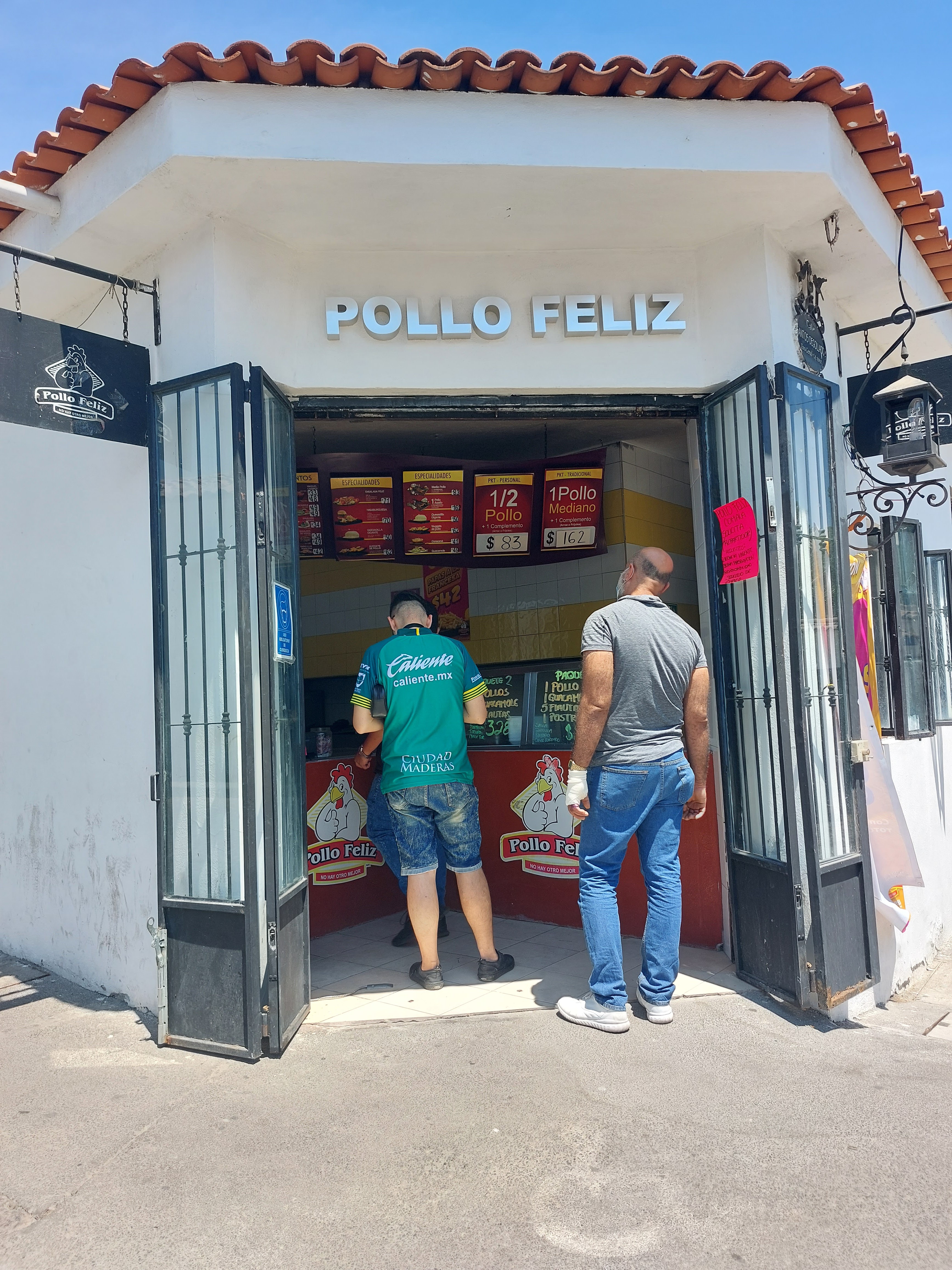 Pollo Feliz image 1