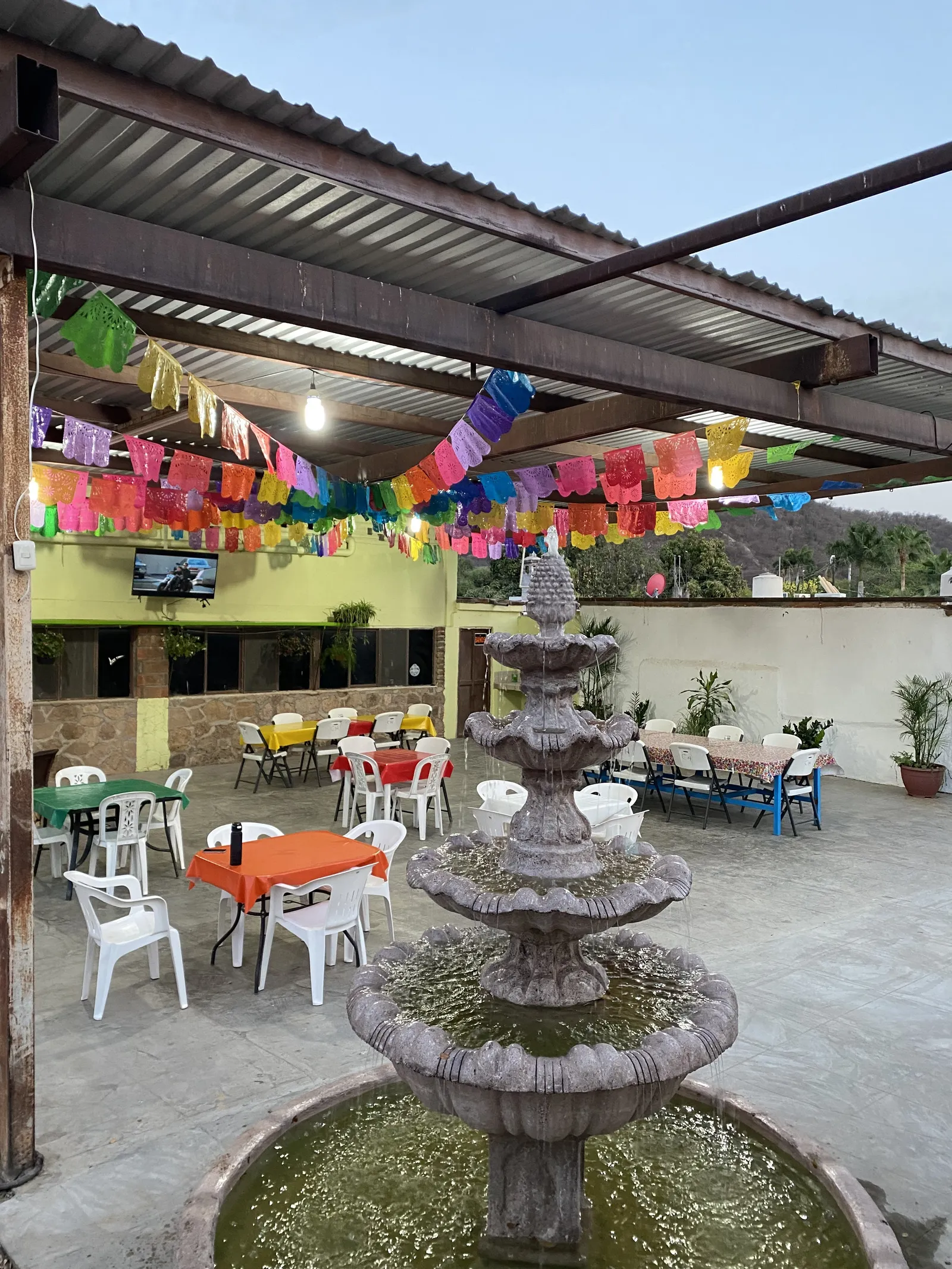 Cenaduria A LA BRAVA image 10