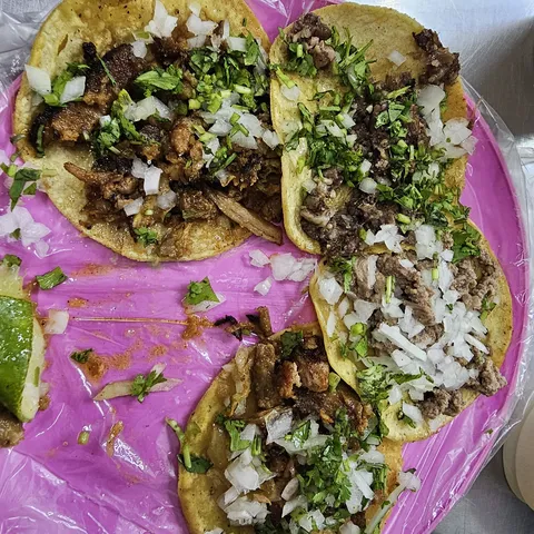 TAQUERIA EL CHINO image 1