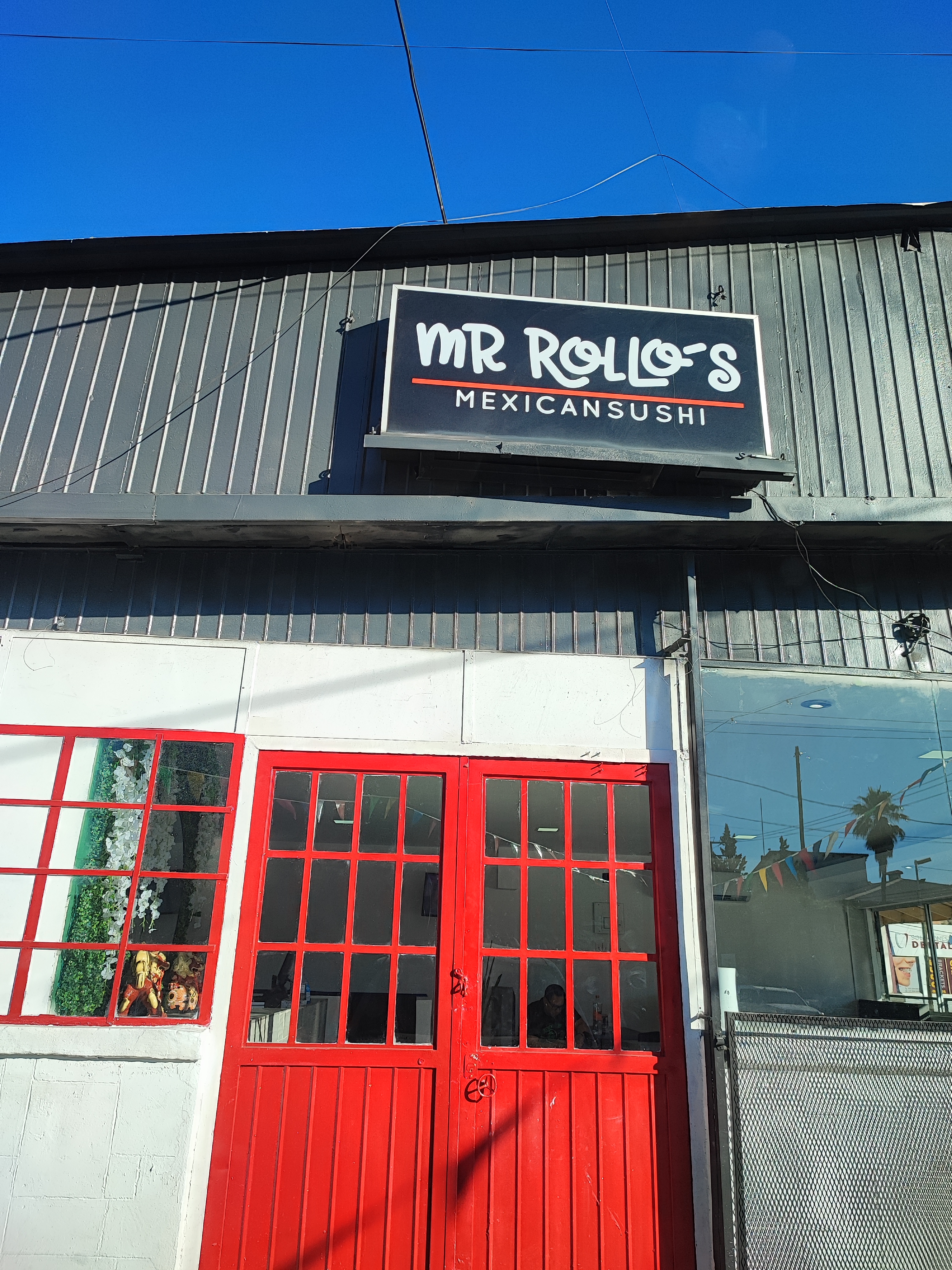 MR ROLLOS MEXICANSUSHI image 1