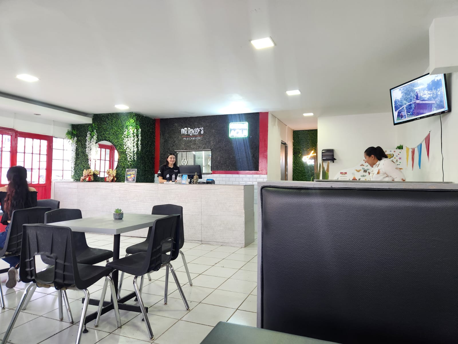 MR ROLLOS MEXICANSUSHI image 3