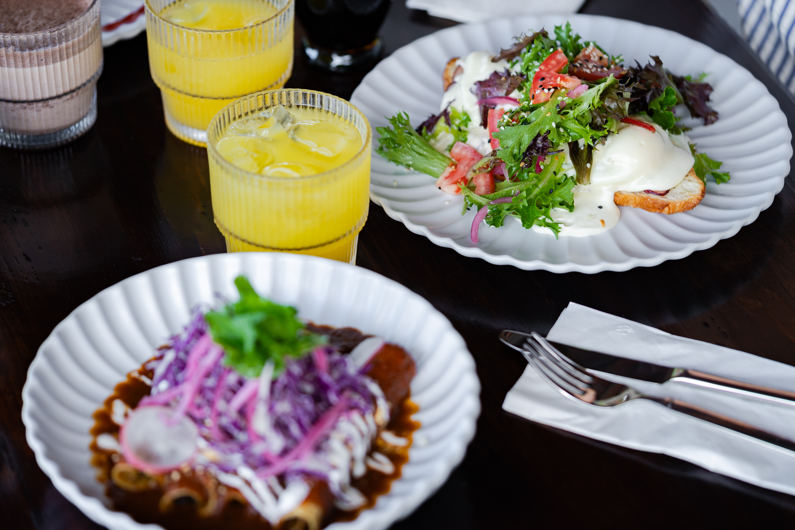 Lola Restaurant image 1