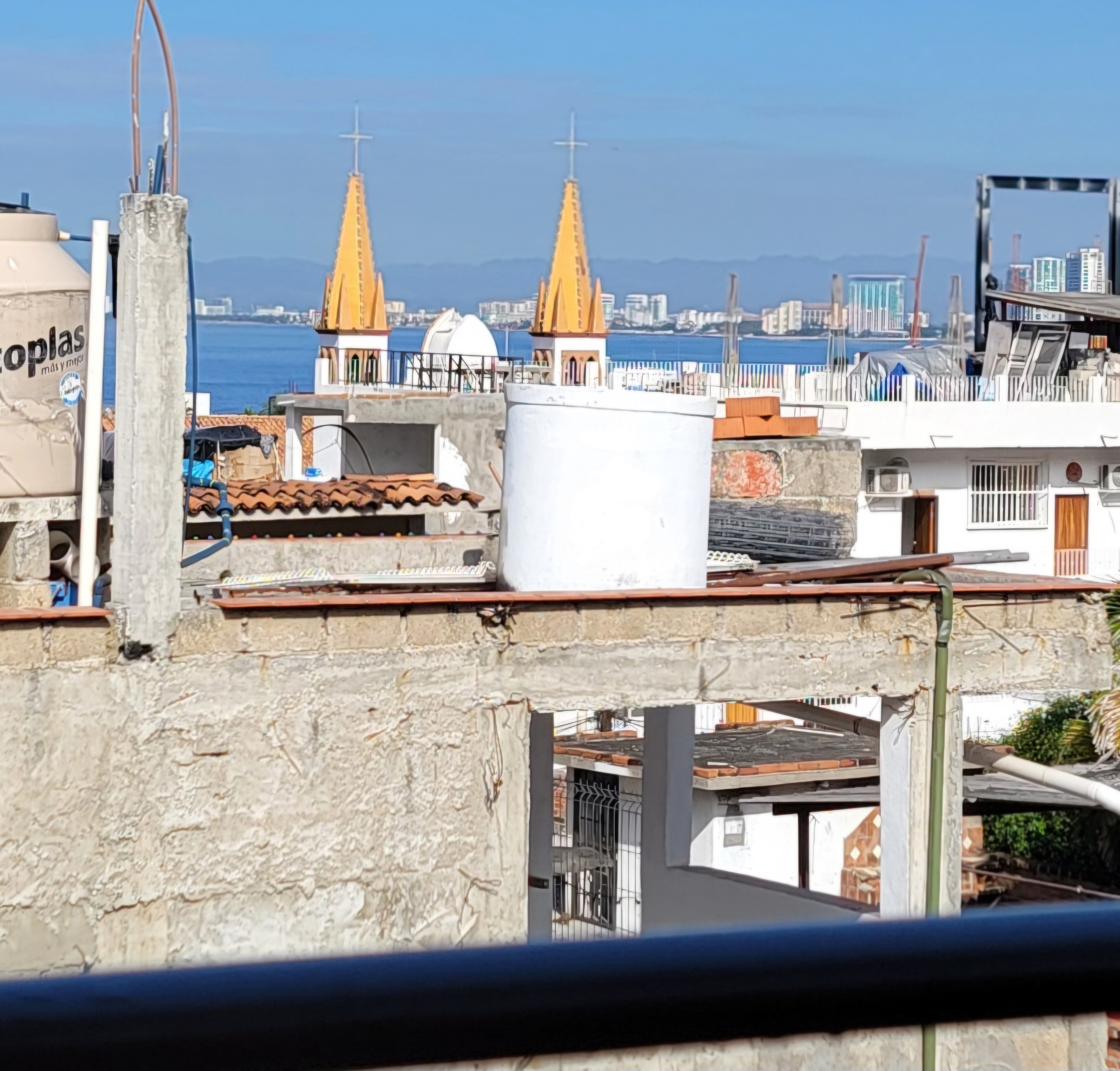 Lola Restaurant image 8