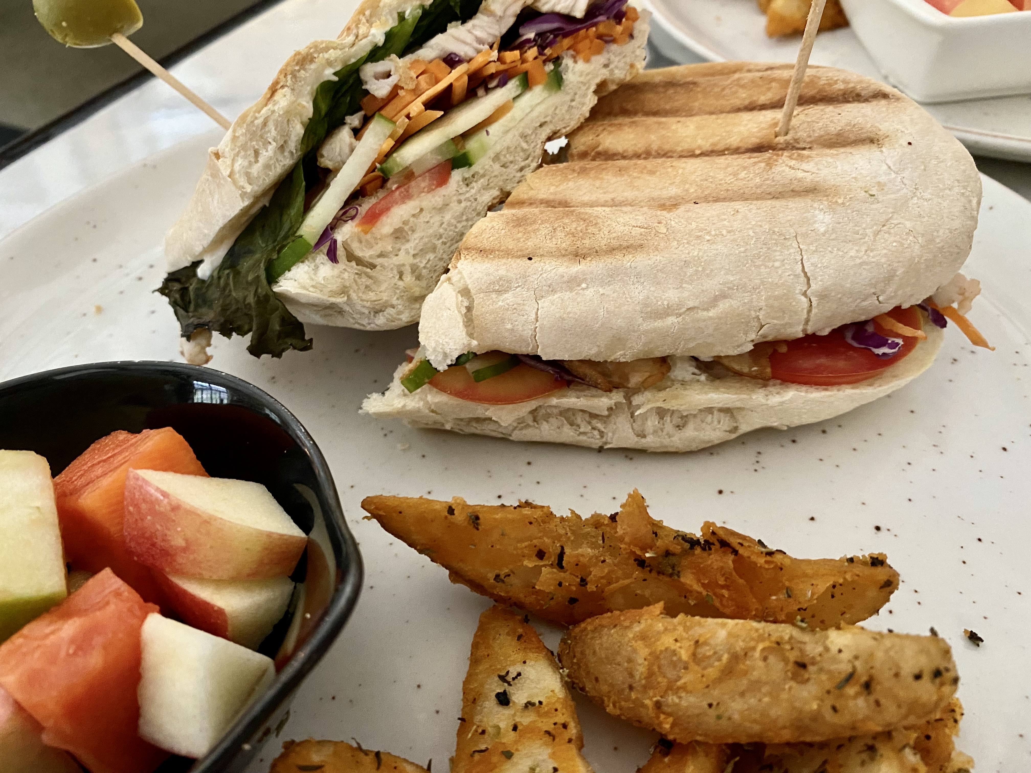 Mi Cafe Restaurant & Coffee Shop image 2