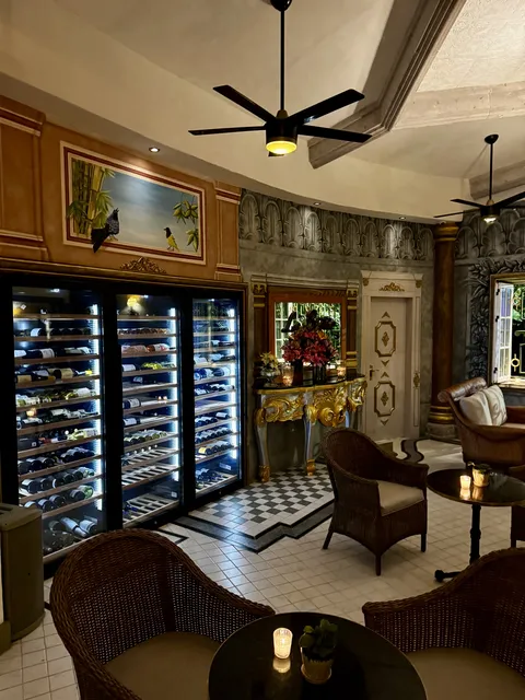 Le Bistro Restaurant image 5
