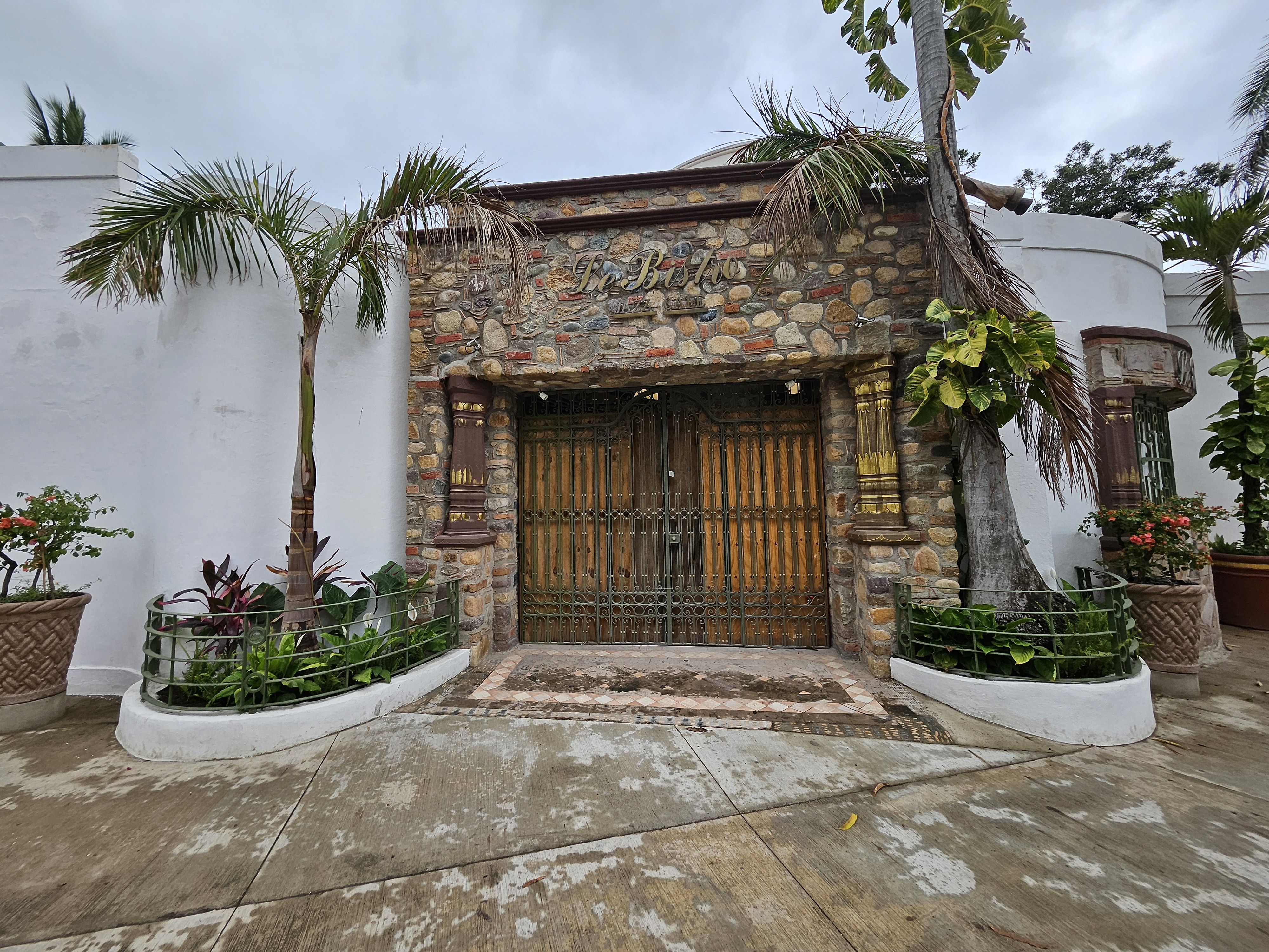 Le Bistro Restaurant image 8