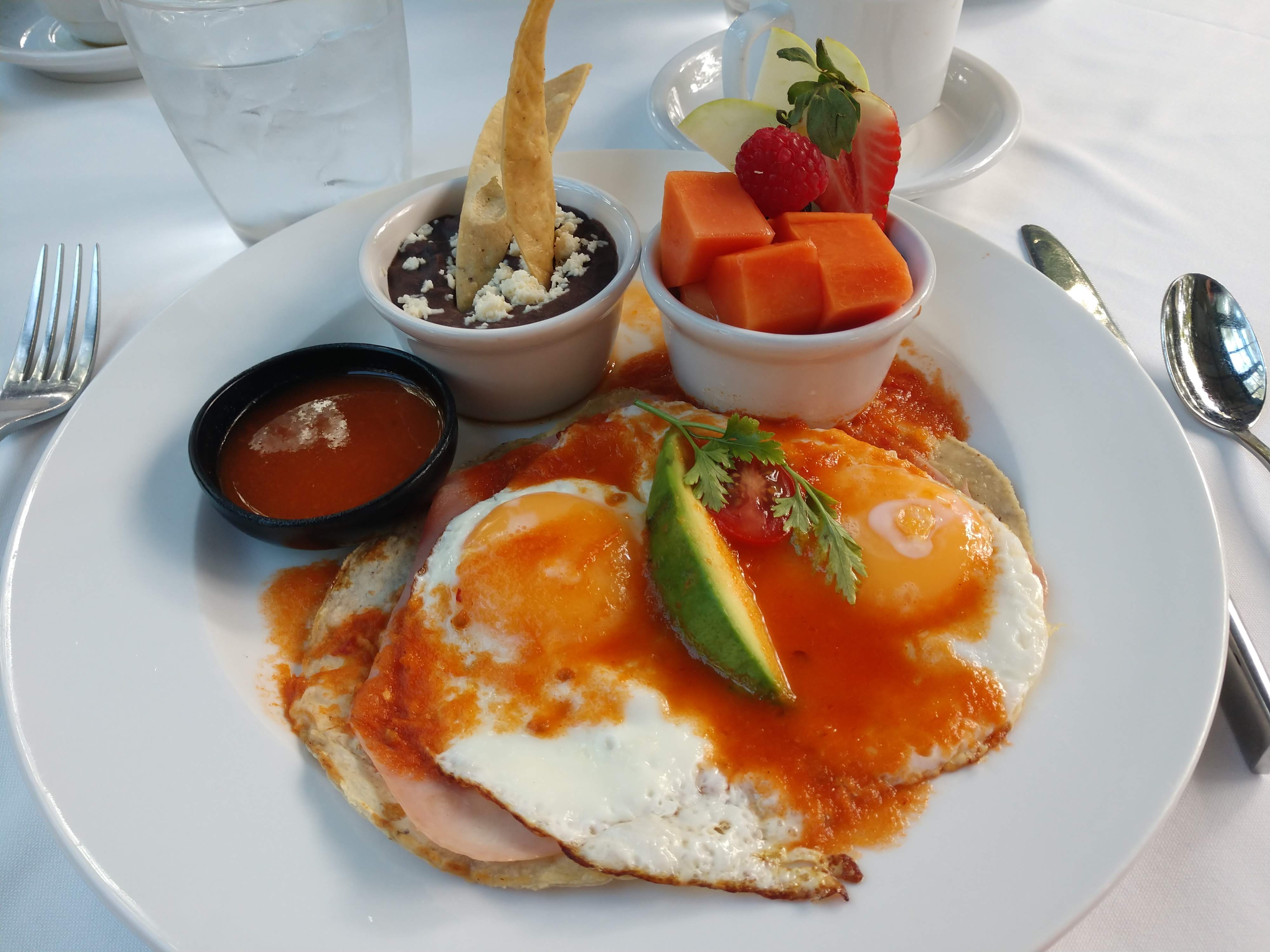 Le Bistro Restaurant image 9