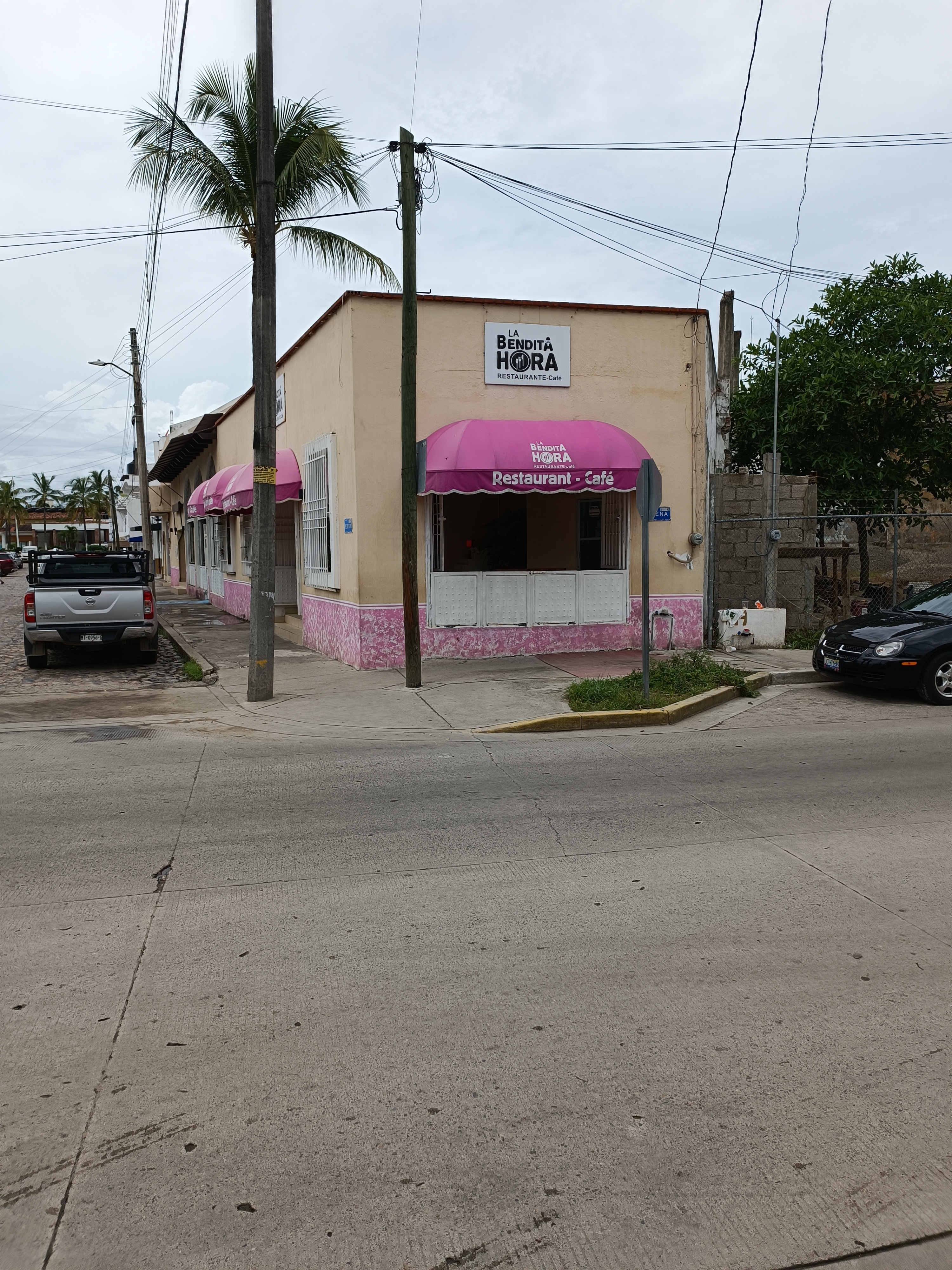 La Bendita Hora Restaurante Bar Cafe image 6