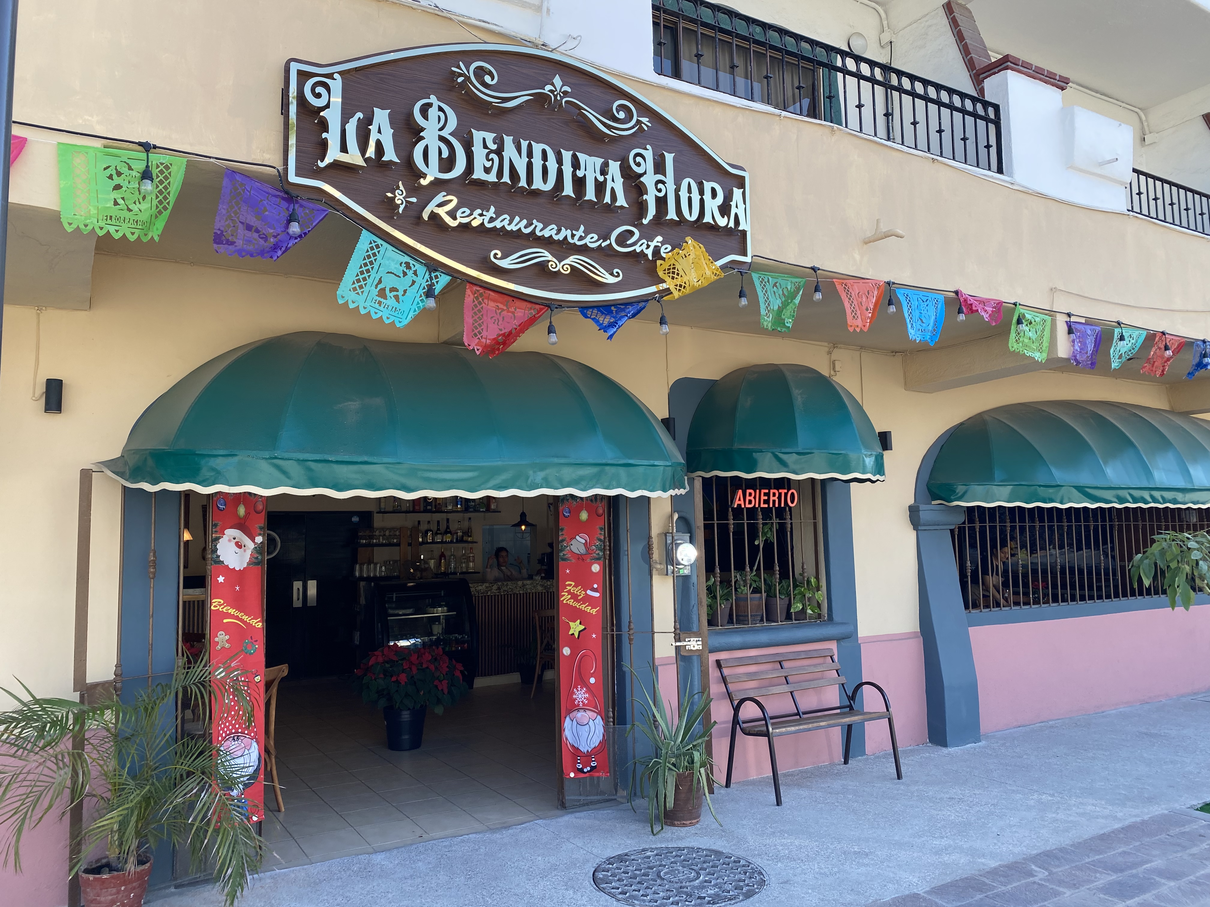 La Bendita Hora Restaurante Bar Cafe image 8