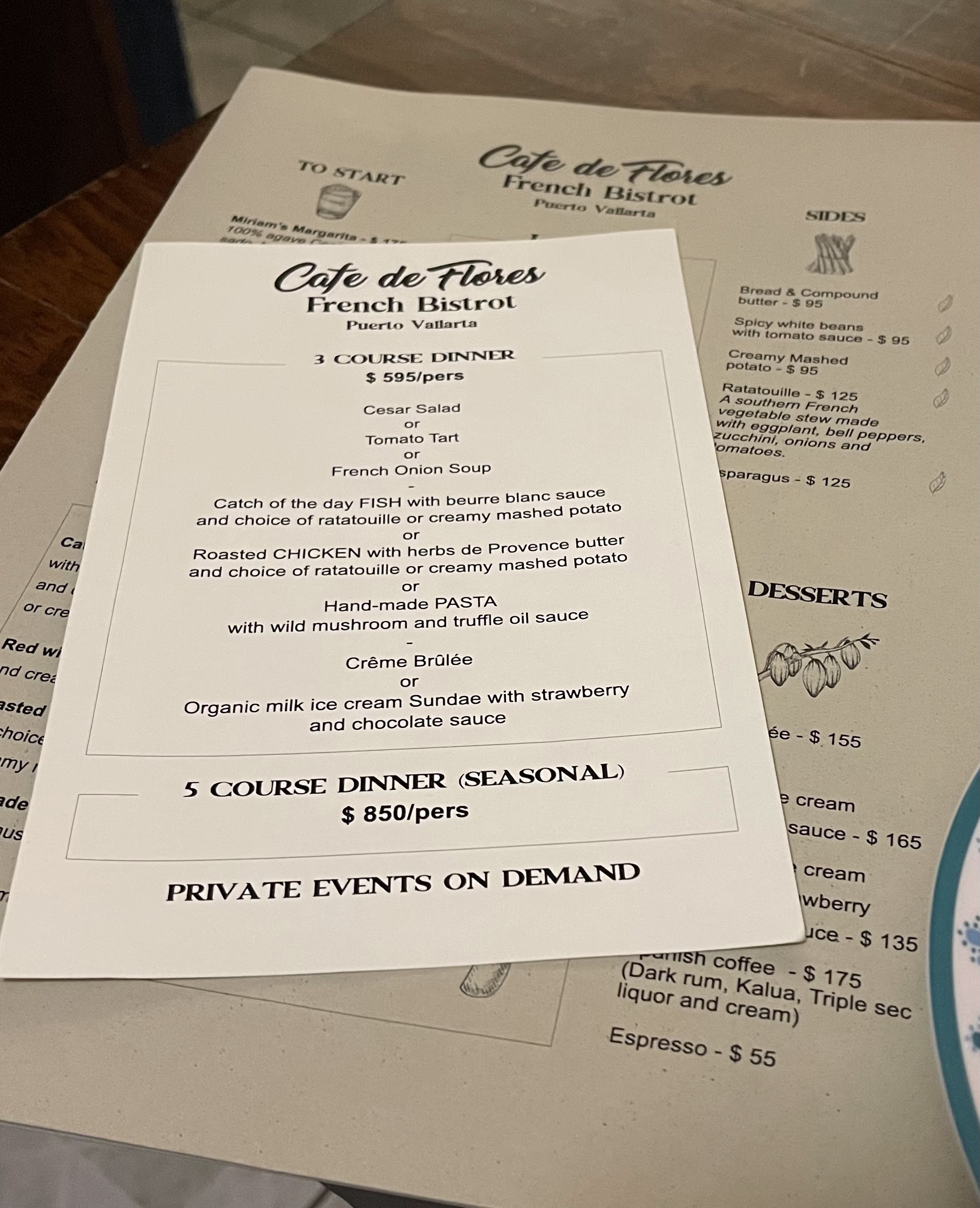 Café de Flores image 8