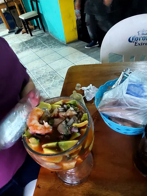 El Tiburón image 3