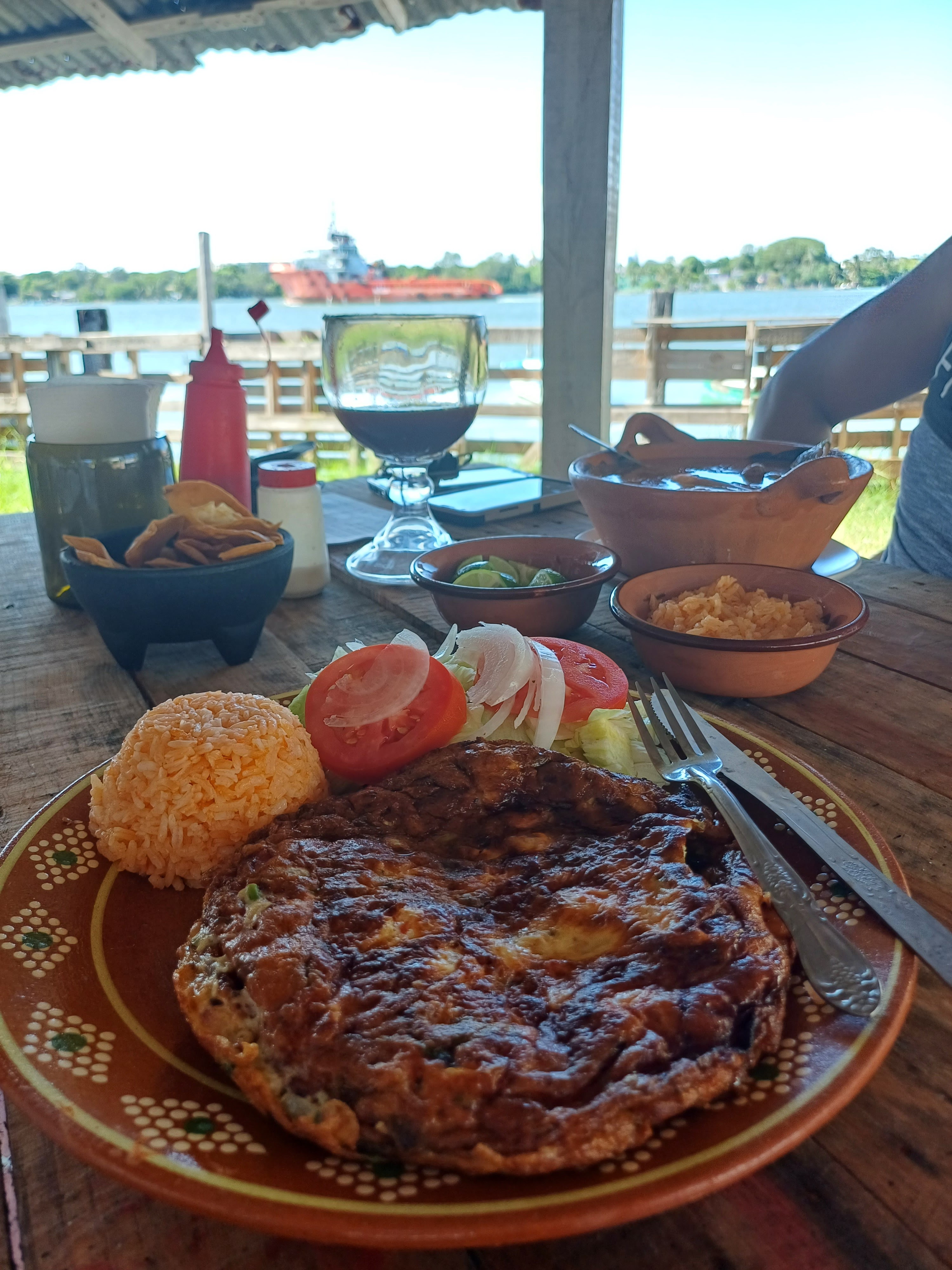 RESTAURANTE DE MARISCOS LA ISLA DE CAREAGA “MADERO” image 2