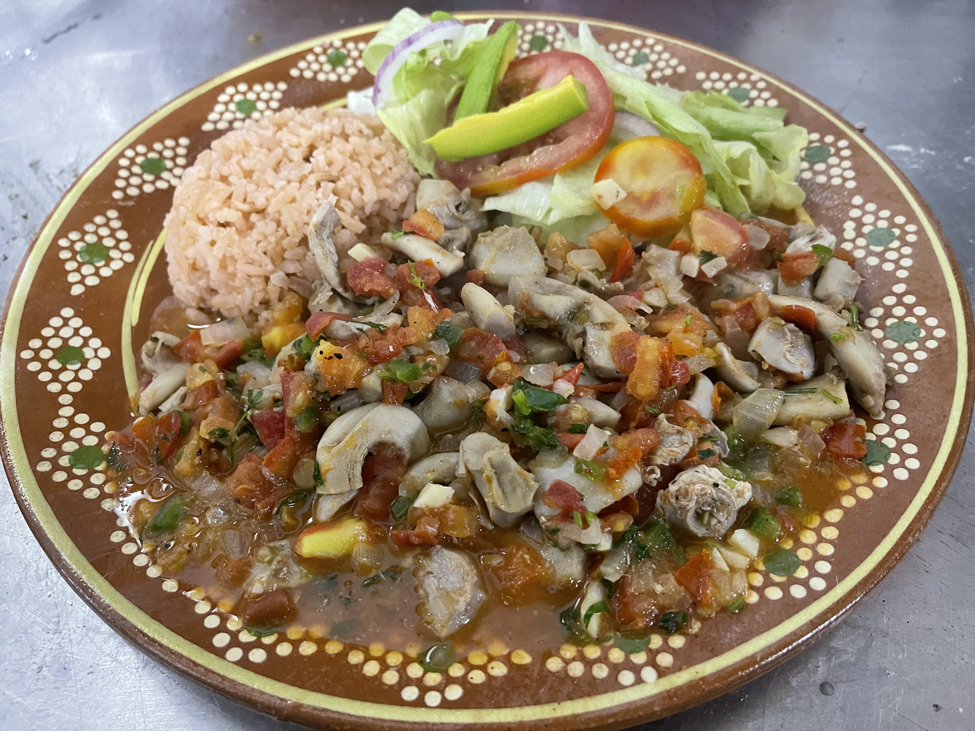 RESTAURANTE DE MARISCOS LA ISLA DE CAREAGA “MADERO” image 3