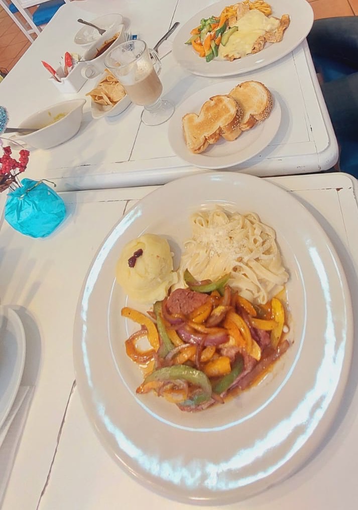 Punto y Coma Restaurante Poza Rica image 6