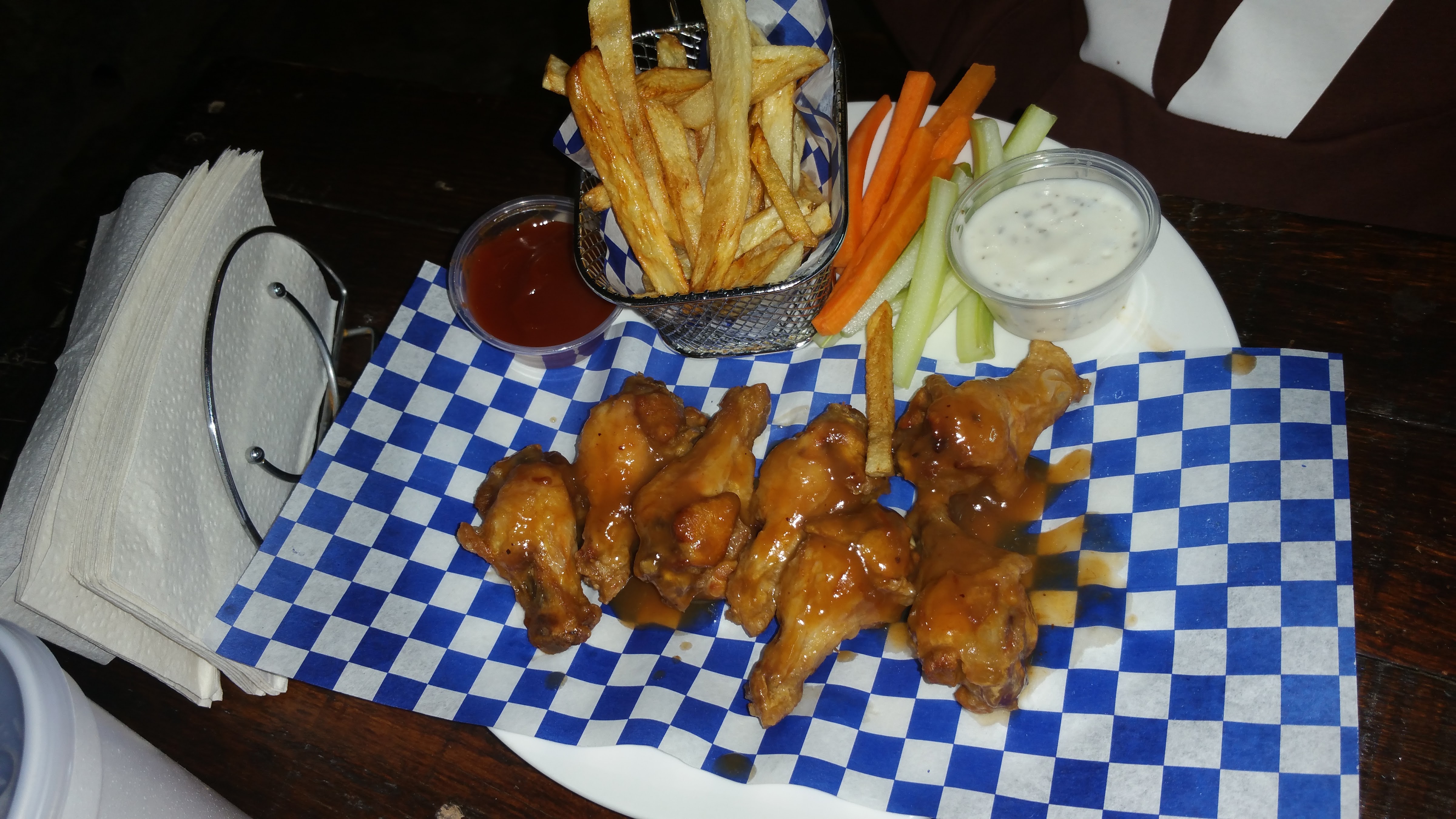 TANCHO'S HOTWINGS & BONELESS image 2