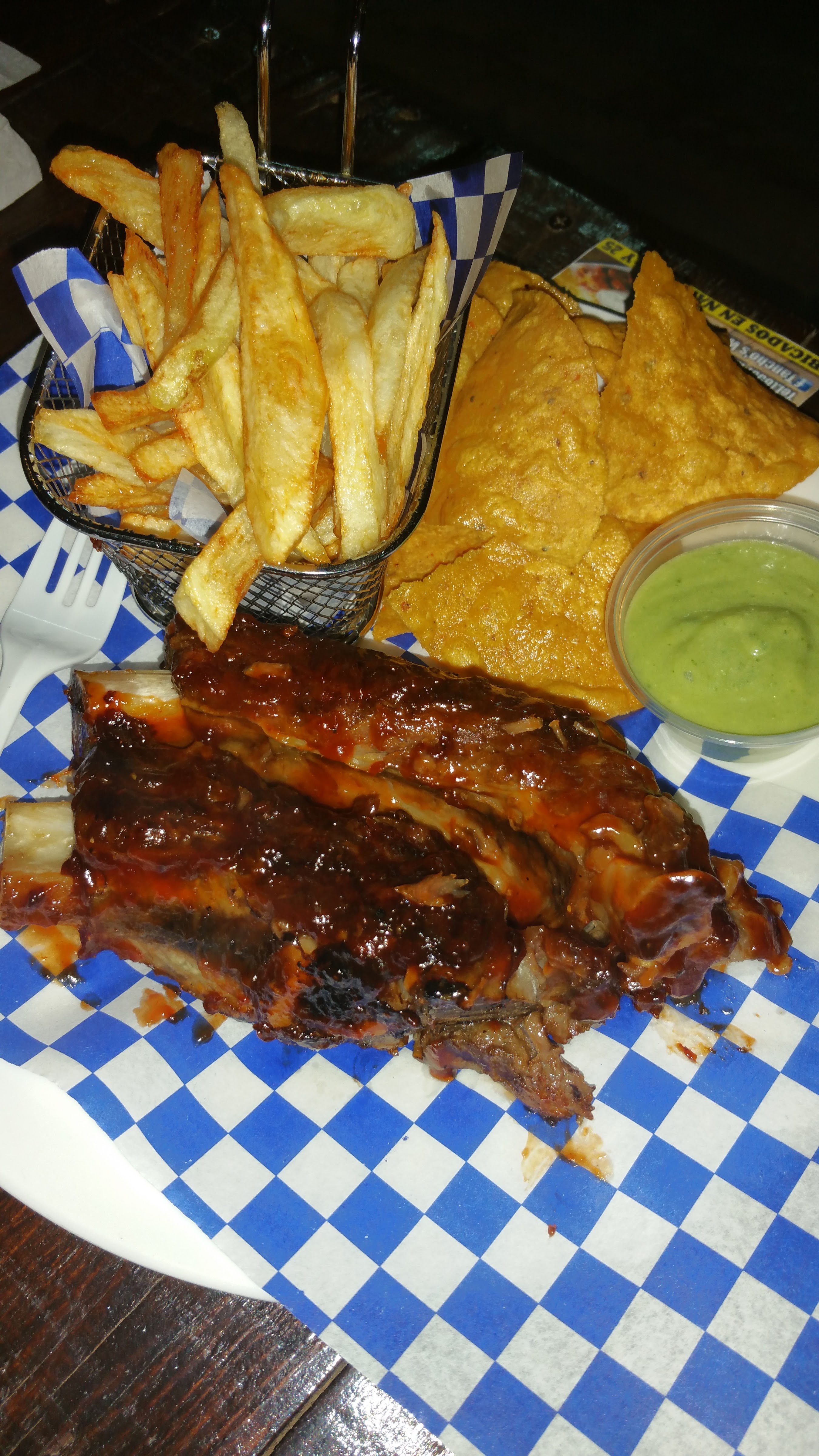 TANCHO'S HOTWINGS & BONELESS image 4