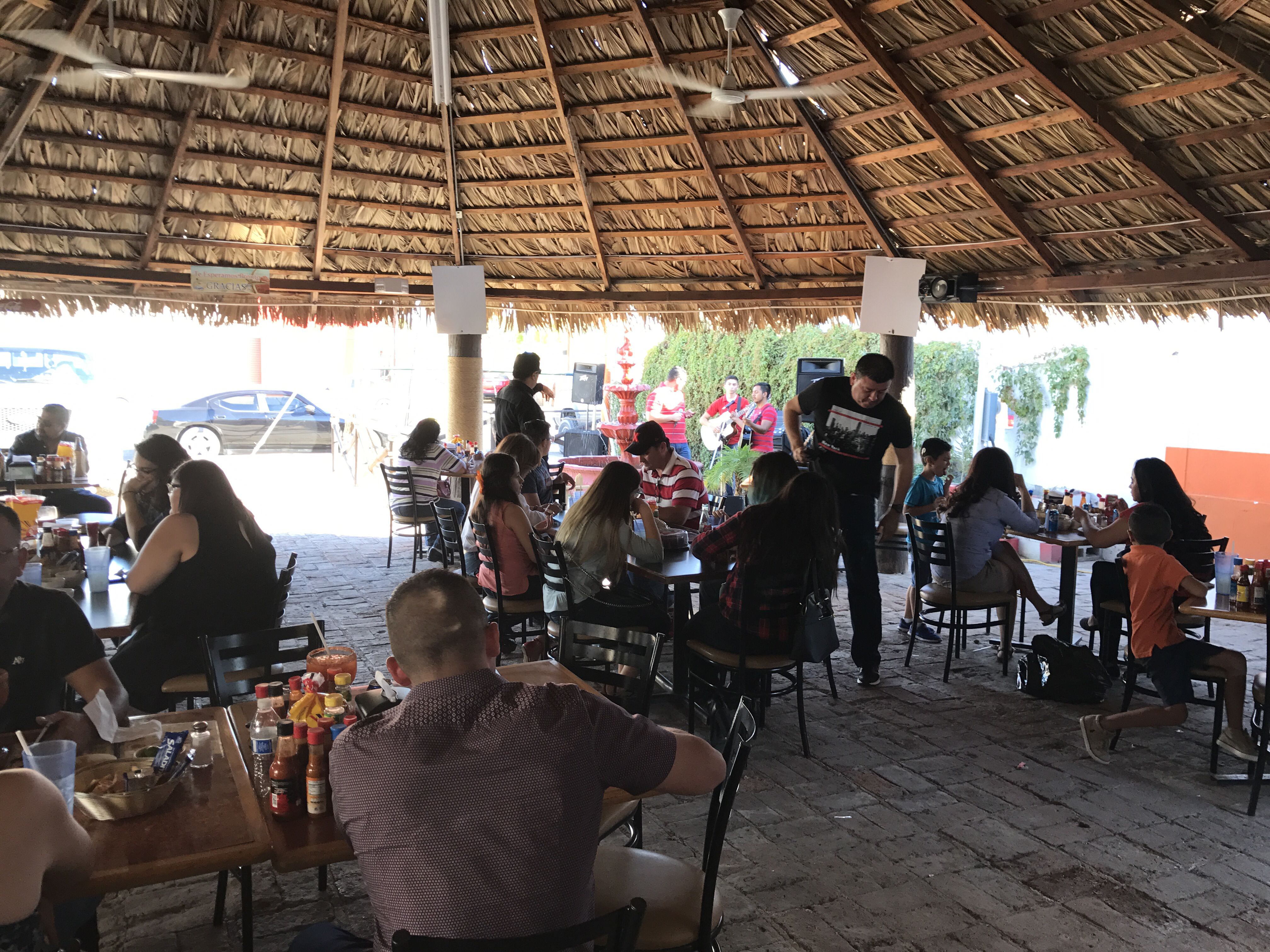 Mariscos La Marea image 1