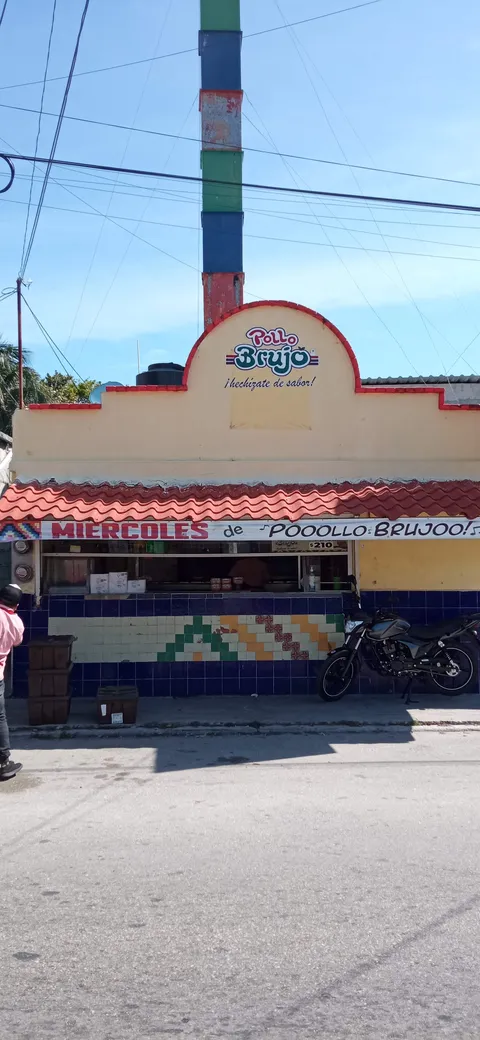 Pollo Brujo image 1