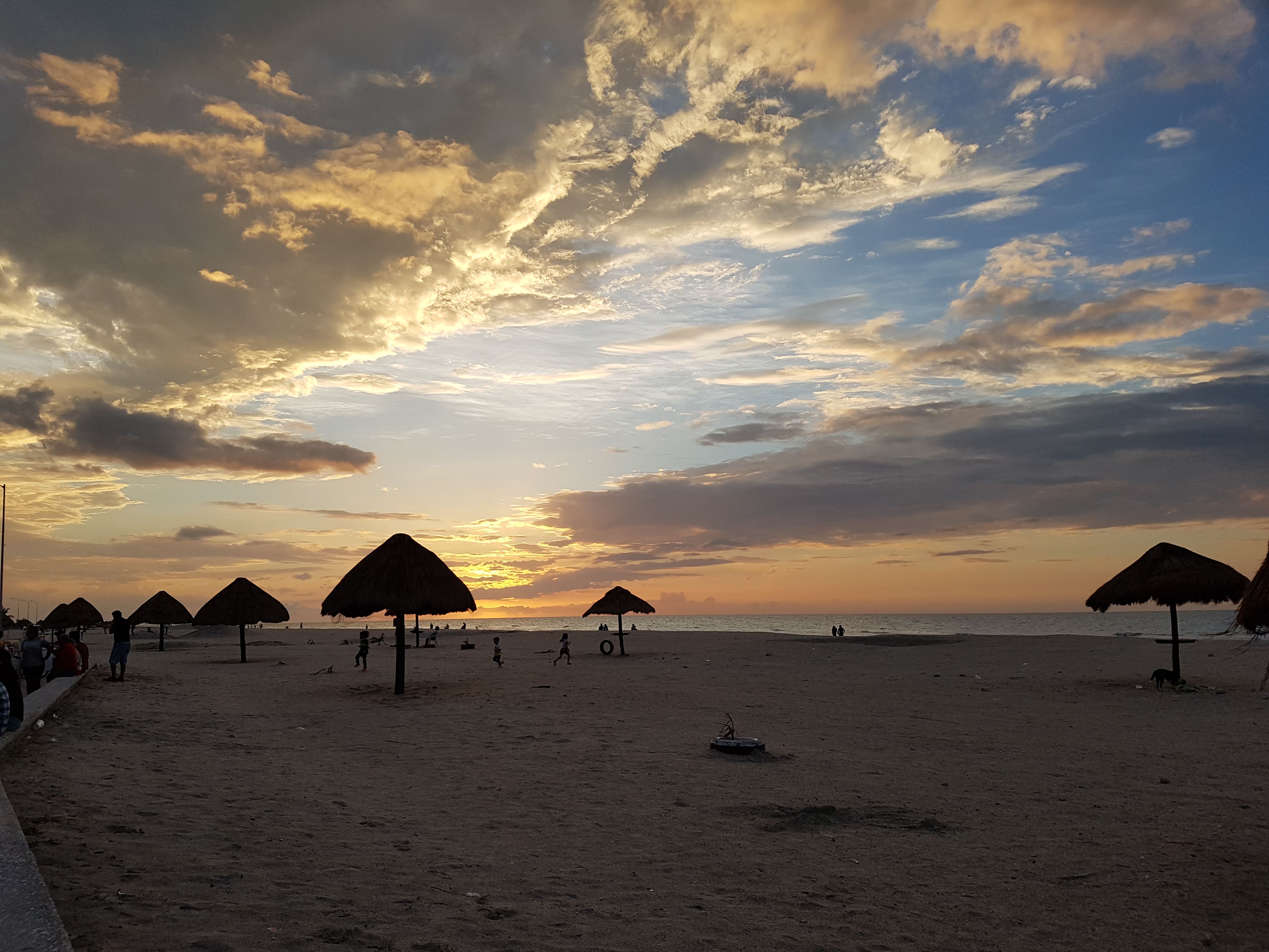 La Isla - Restaurante & Bar image 10