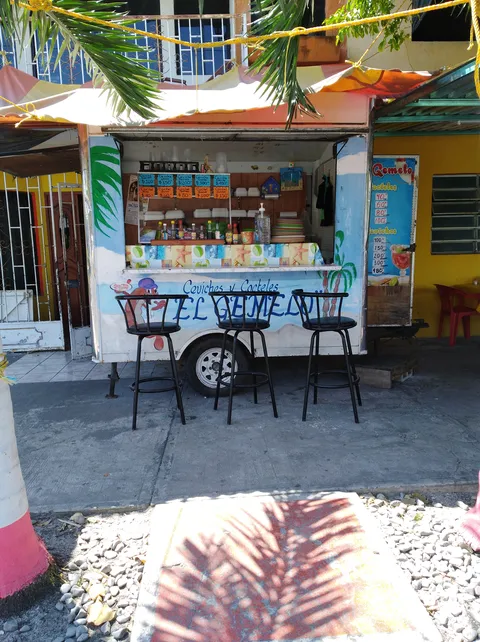 Ceviches y cócteles LA BANQUETA DE MARINA image 1