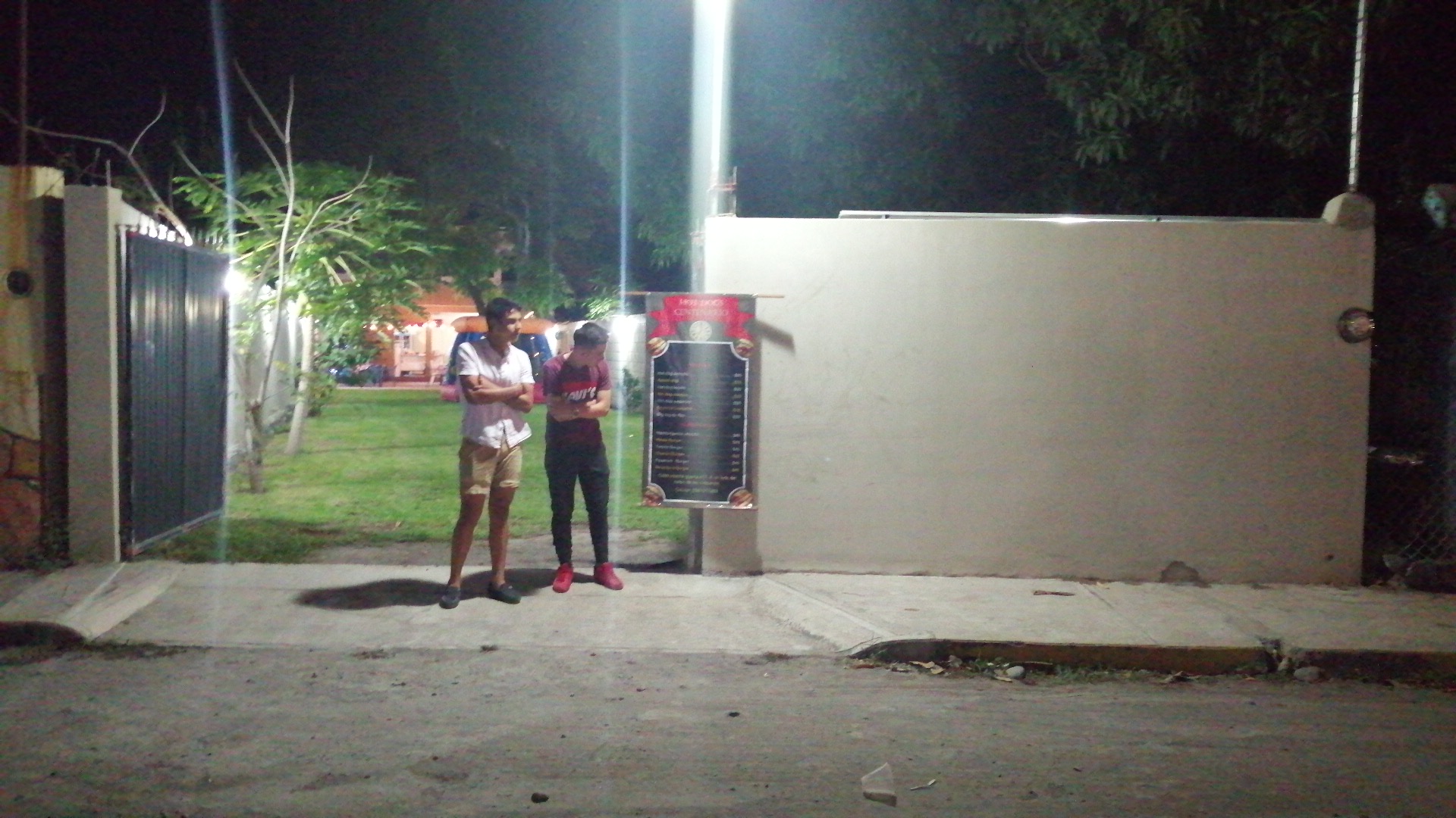 Hot dogs centenario image 4