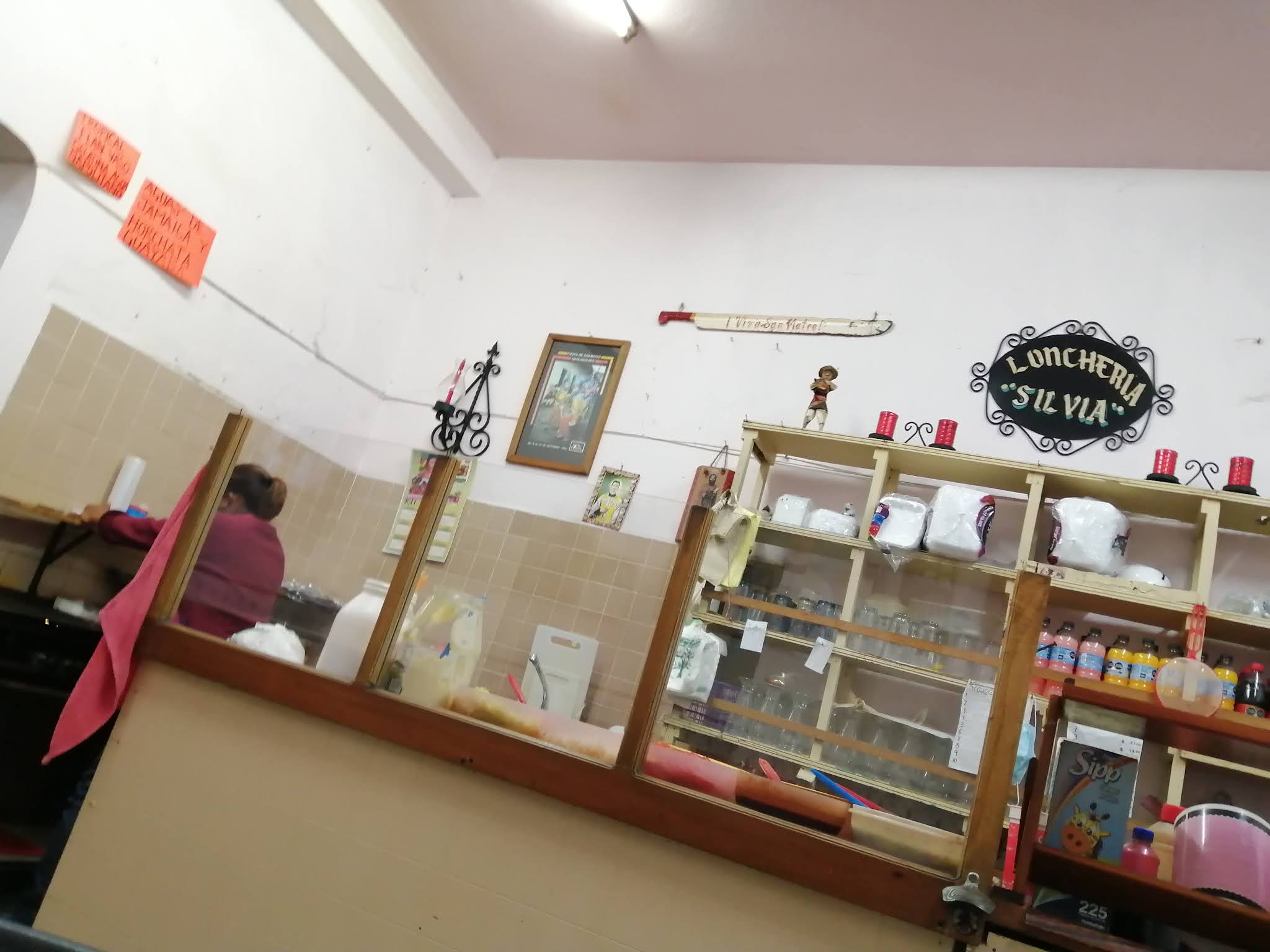 Loncheria Silvia image 4