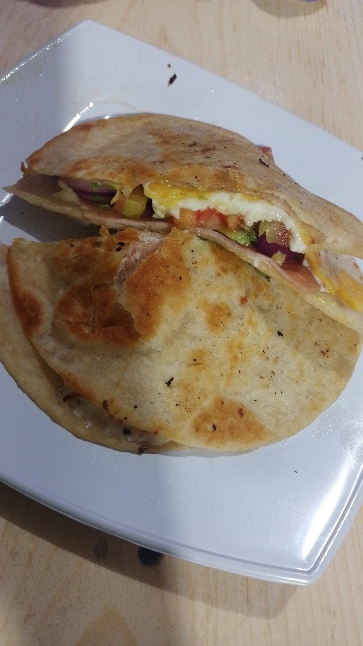 A la Burguer's Cuayuca image 3